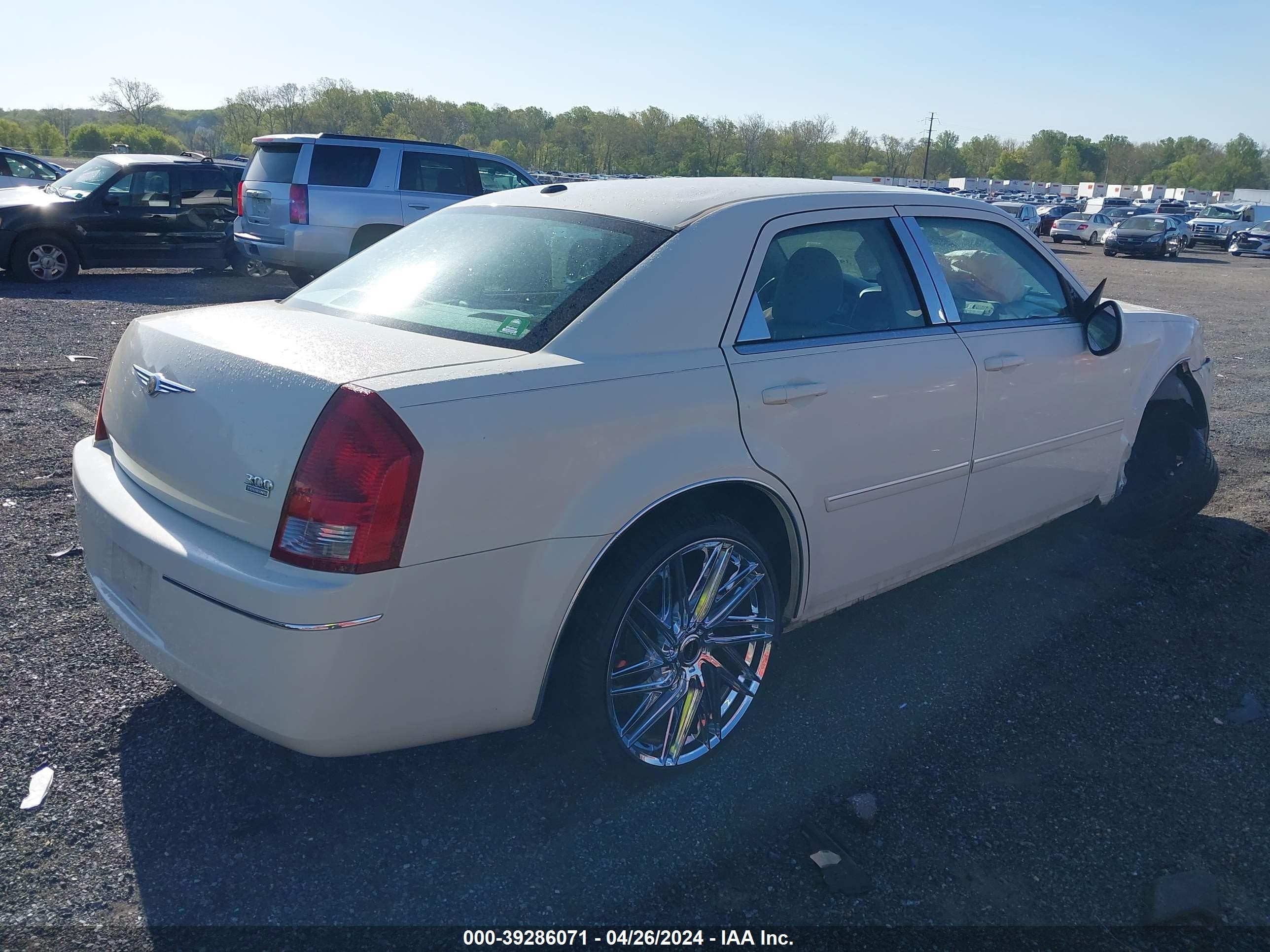 Photo 3 VIN: 2C3KA53G06H524026 - CHRYSLER 300 