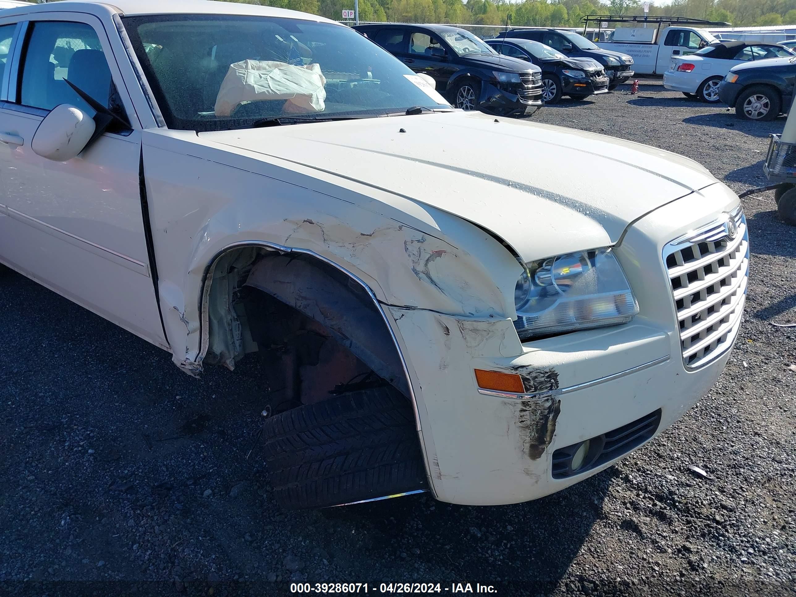 Photo 5 VIN: 2C3KA53G06H524026 - CHRYSLER 300 