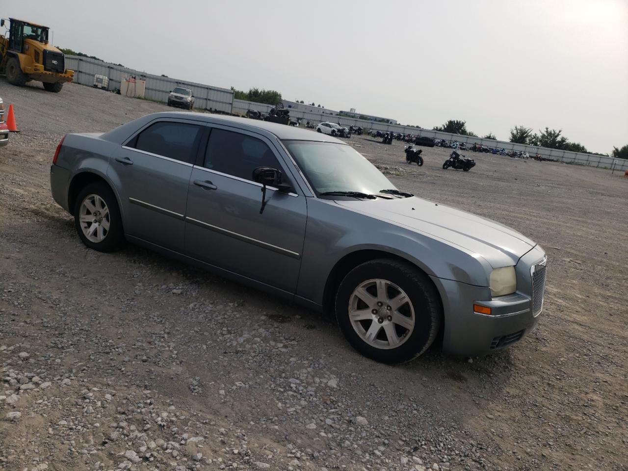 Photo 3 VIN: 2C3KA53G07H632941 - CHRYSLER 300 