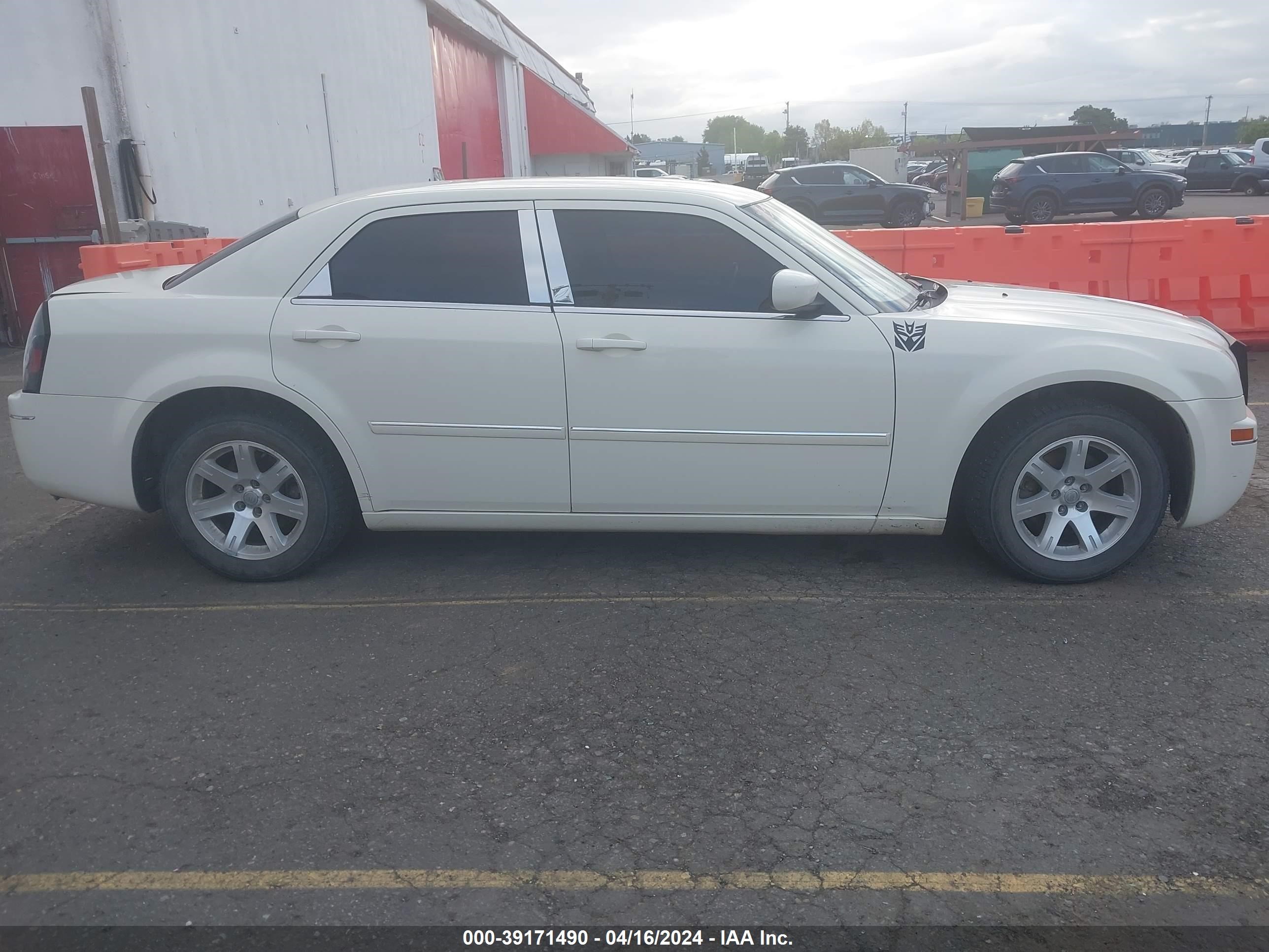 Photo 12 VIN: 2C3KA53G07H682349 - CHRYSLER 300 