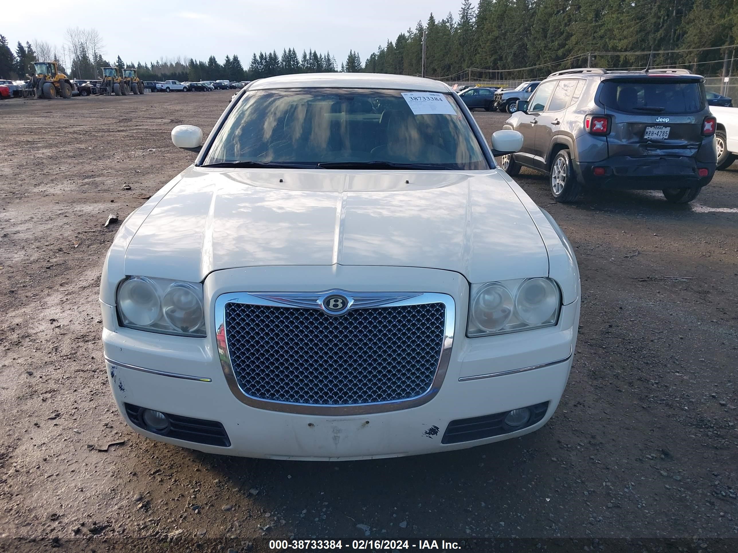 Photo 11 VIN: 2C3KA53G07H746003 - CHRYSLER 300 