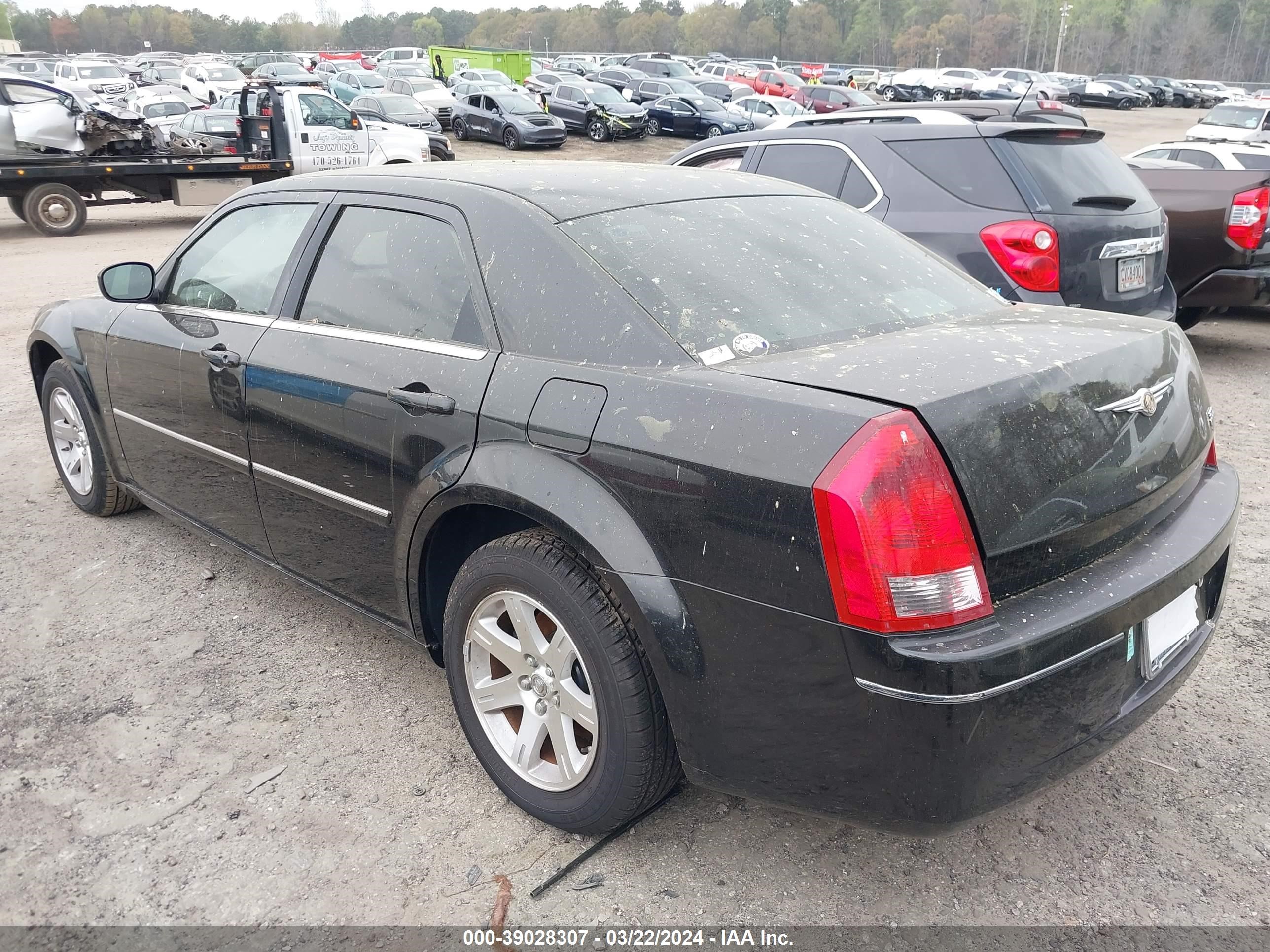 Photo 2 VIN: 2C3KA53G07H873401 - CHRYSLER 300 