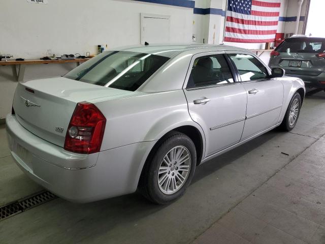 Photo 2 VIN: 2C3KA53G08H255853 - CHRYSLER 300 