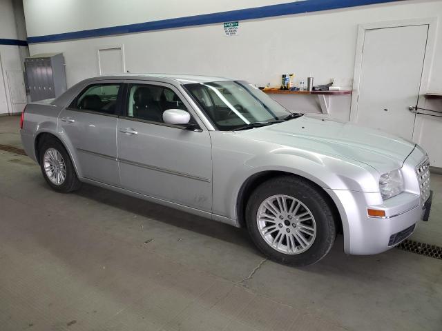 Photo 3 VIN: 2C3KA53G08H255853 - CHRYSLER 300 