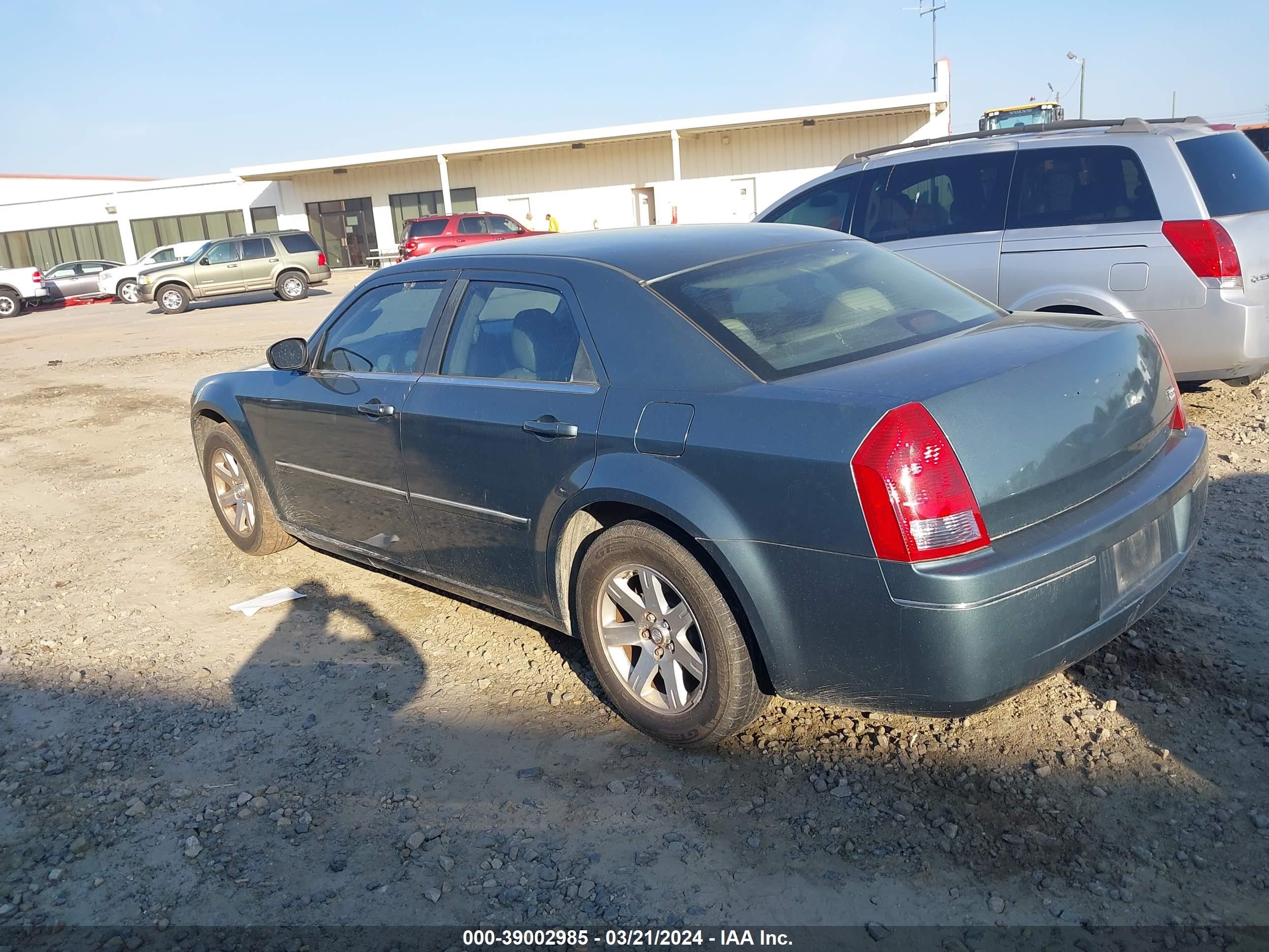 Photo 2 VIN: 2C3KA53G16H228416 - CHRYSLER 300 