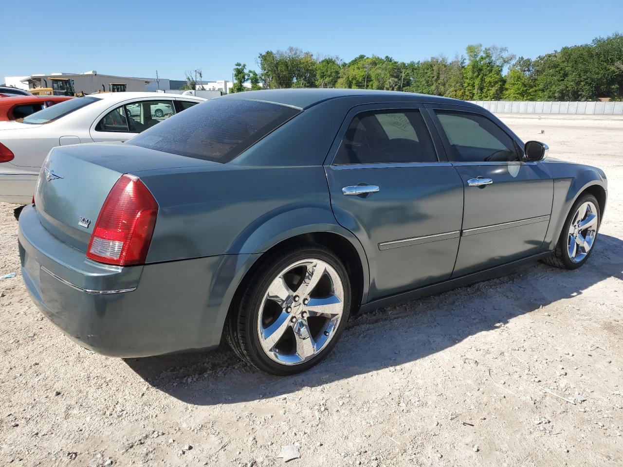 Photo 2 VIN: 2C3KA53G16H384231 - CHRYSLER 300 