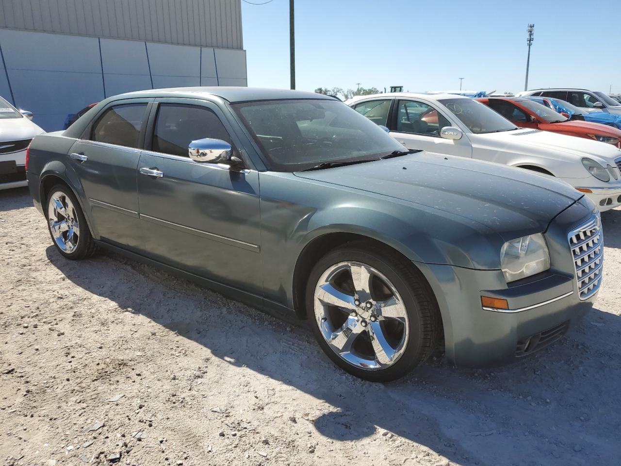 Photo 3 VIN: 2C3KA53G16H384231 - CHRYSLER 300 