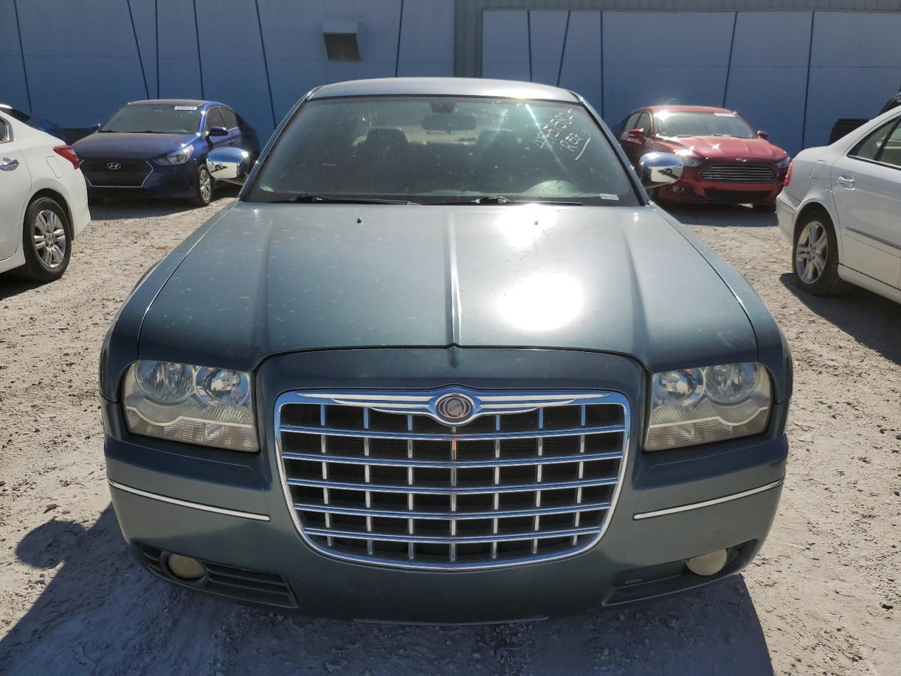 Photo 4 VIN: 2C3KA53G16H384231 - CHRYSLER 300 