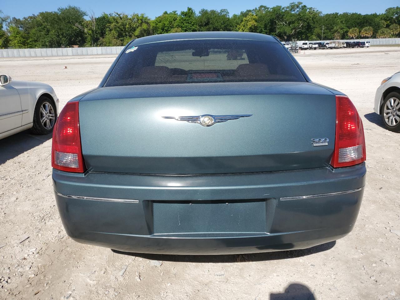 Photo 5 VIN: 2C3KA53G16H384231 - CHRYSLER 300 