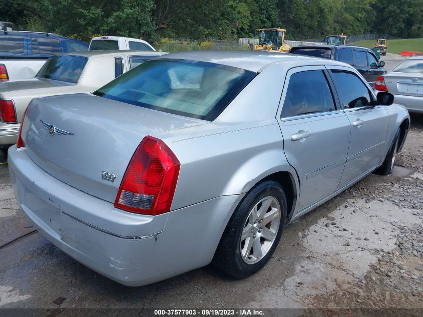 Photo 3 VIN: 2C3KA53G16H446100 - CHRYSLER 300 