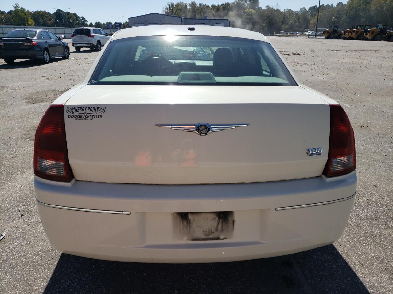 Photo 5 VIN: 2C3KA53G17H698334 - CHRYSLER 300 