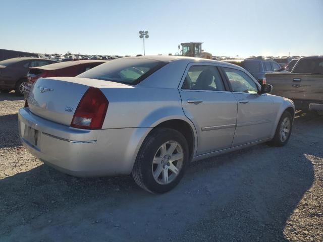 Photo 2 VIN: 2C3KA53G17H743031 - CHRYSLER 300 