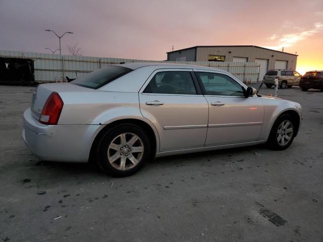 Photo 2 VIN: 2C3KA53G17H828659 - CHRYSLER 300 