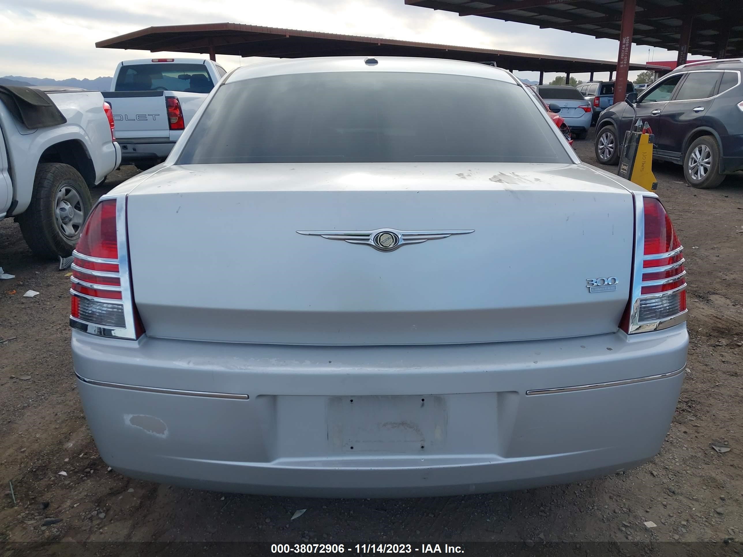 Photo 15 VIN: 2C3KA53G26H436983 - CHRYSLER 300 