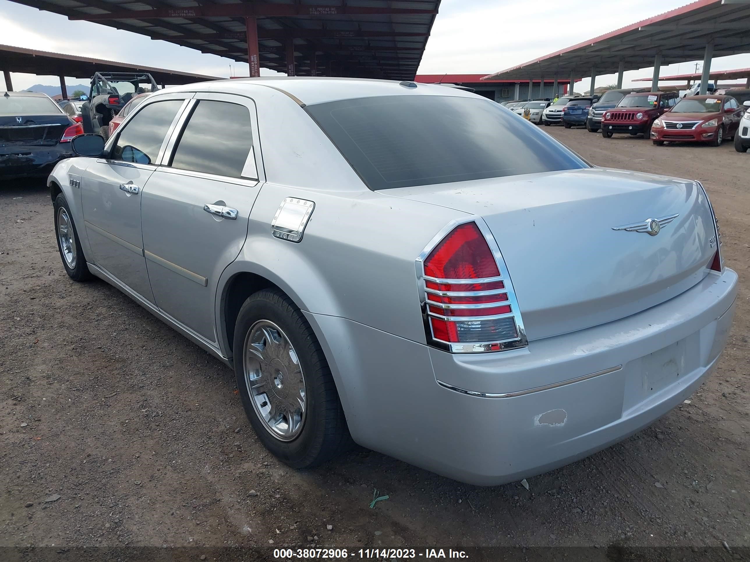 Photo 2 VIN: 2C3KA53G26H436983 - CHRYSLER 300 