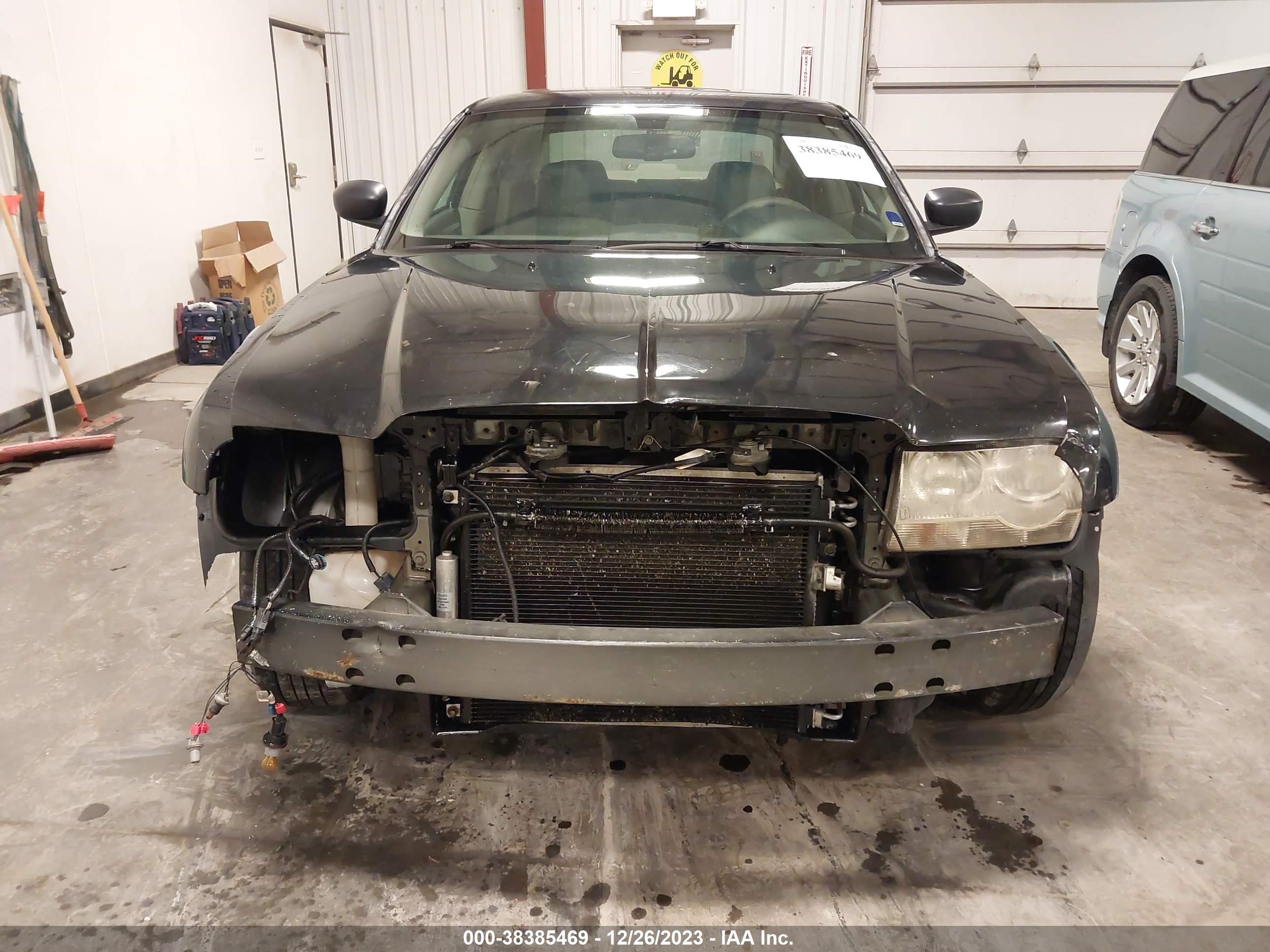 Photo 12 VIN: 2C3KA53G27H612898 - CHRYSLER 300 