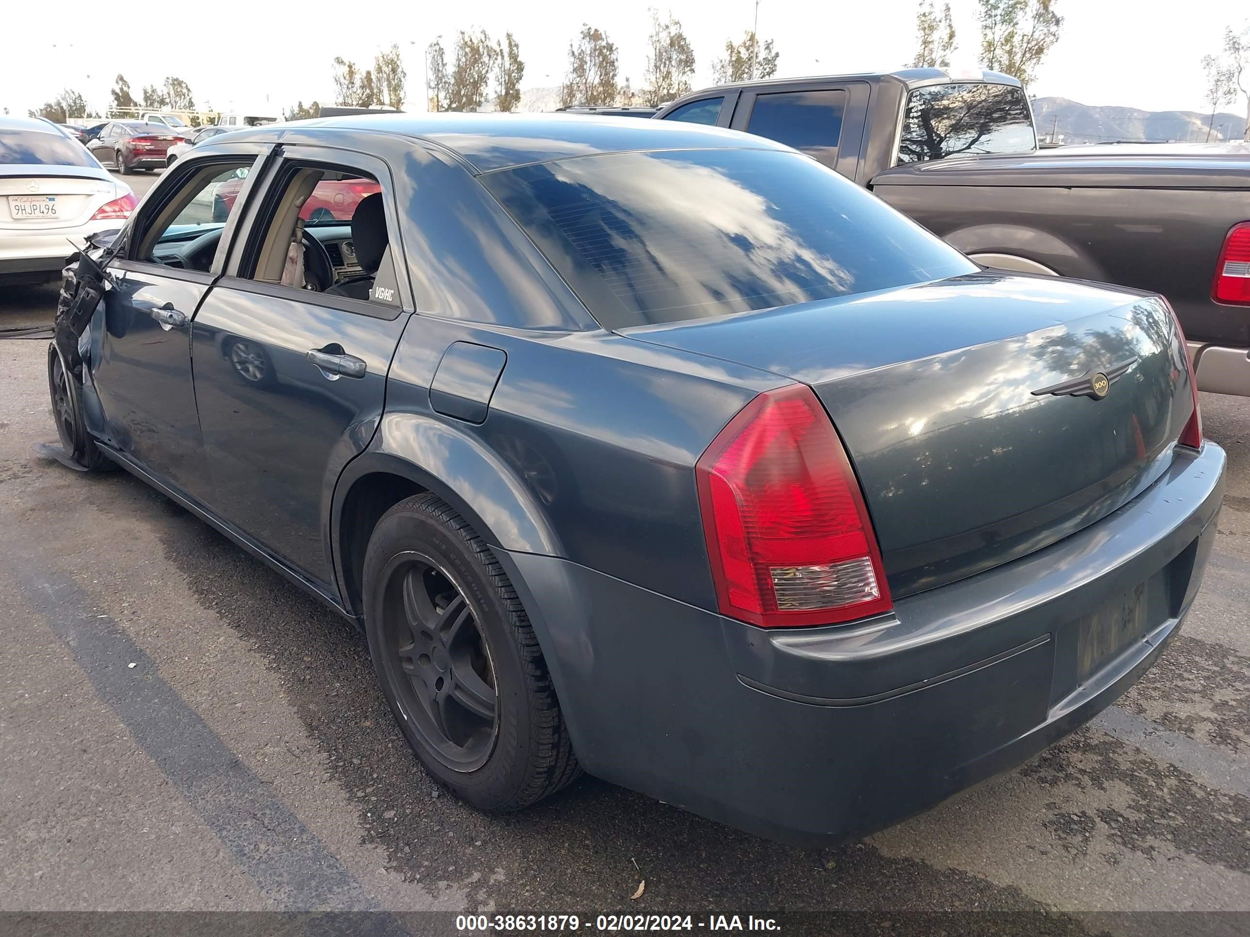 Photo 2 VIN: 2C3KA53G27H860567 - CHRYSLER 300 