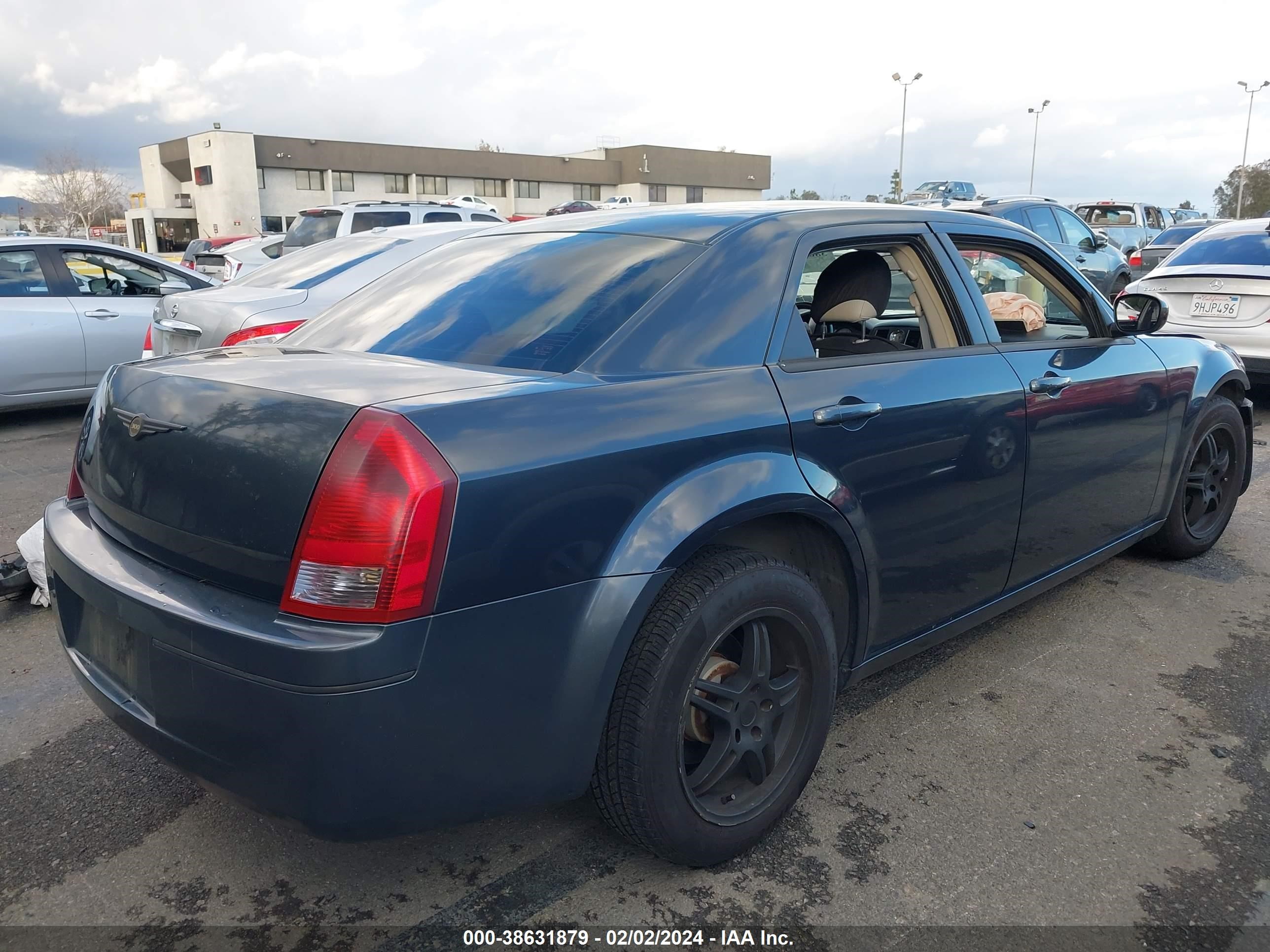 Photo 3 VIN: 2C3KA53G27H860567 - CHRYSLER 300 