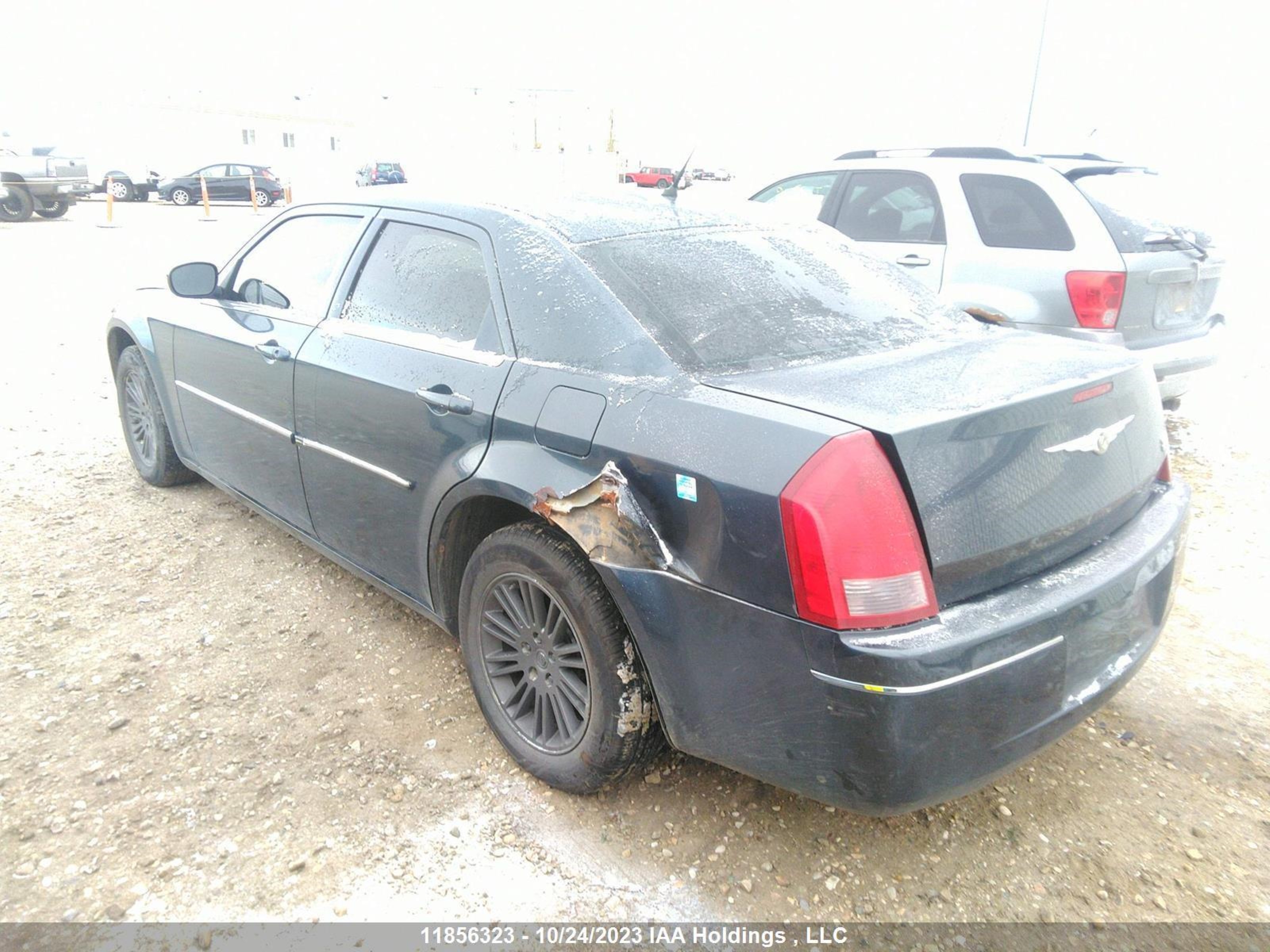 Photo 2 VIN: 2C3KA53G28H252808 - CHRYSLER 300 