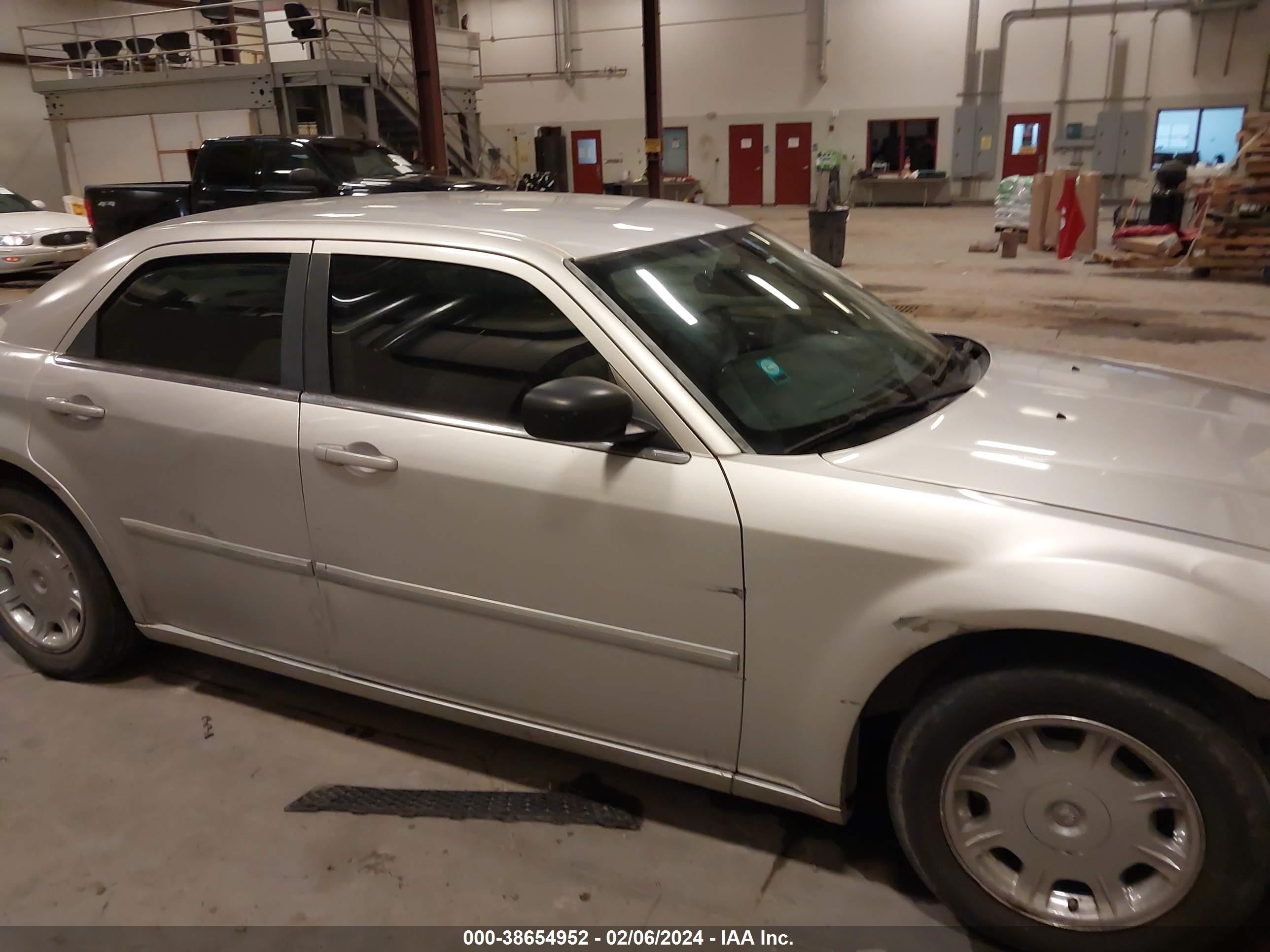 Photo 13 VIN: 2C3KA53G36H452223 - CHRYSLER 300 