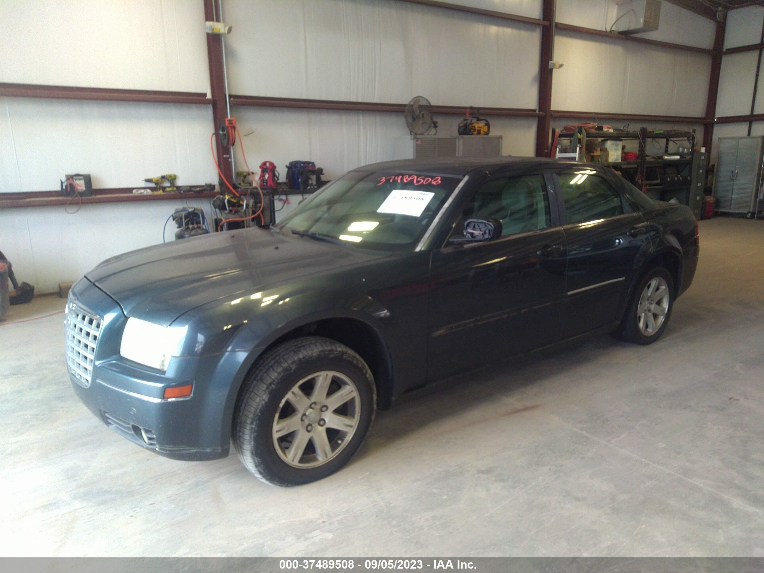 Photo 1 VIN: 2C3KA53G37H637423 - CHRYSLER 300 