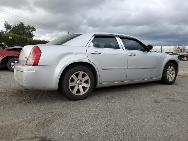 Photo 2 VIN: 2C3KA53G37H763653 - CHRYSLER 300 