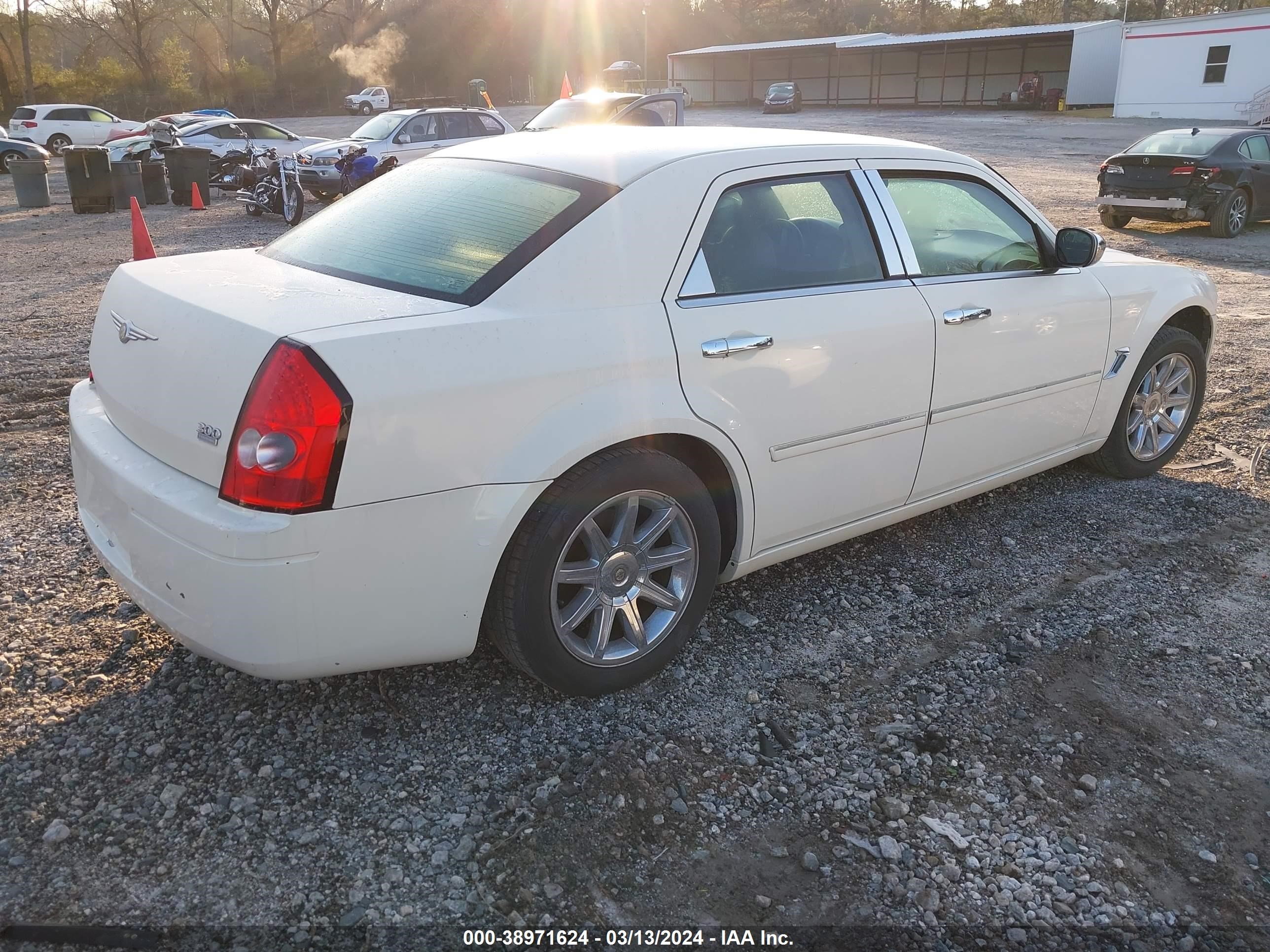 Photo 3 VIN: 2C3KA53G37H776287 - CHRYSLER 300 