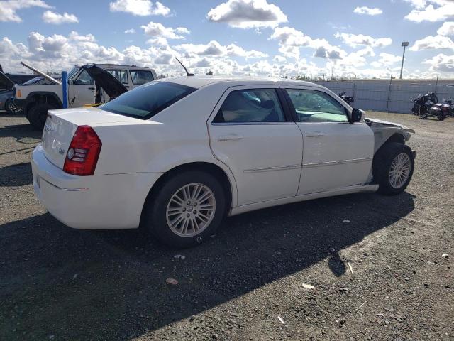 Photo 2 VIN: 2C3KA53G38H288653 - CHRYSLER 300 