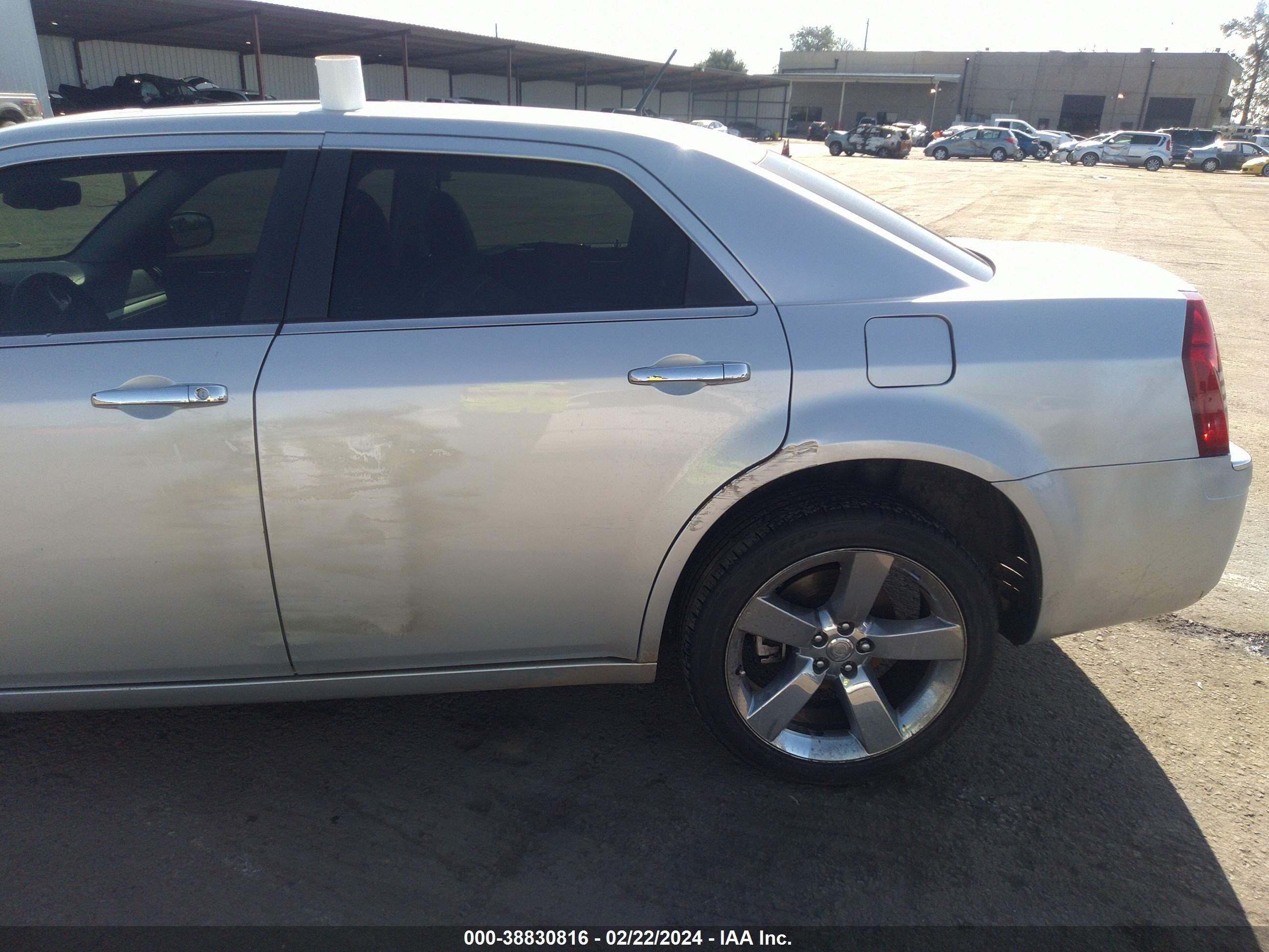 Photo 12 VIN: 2C3KA53G38H320050 - CHRYSLER 300 