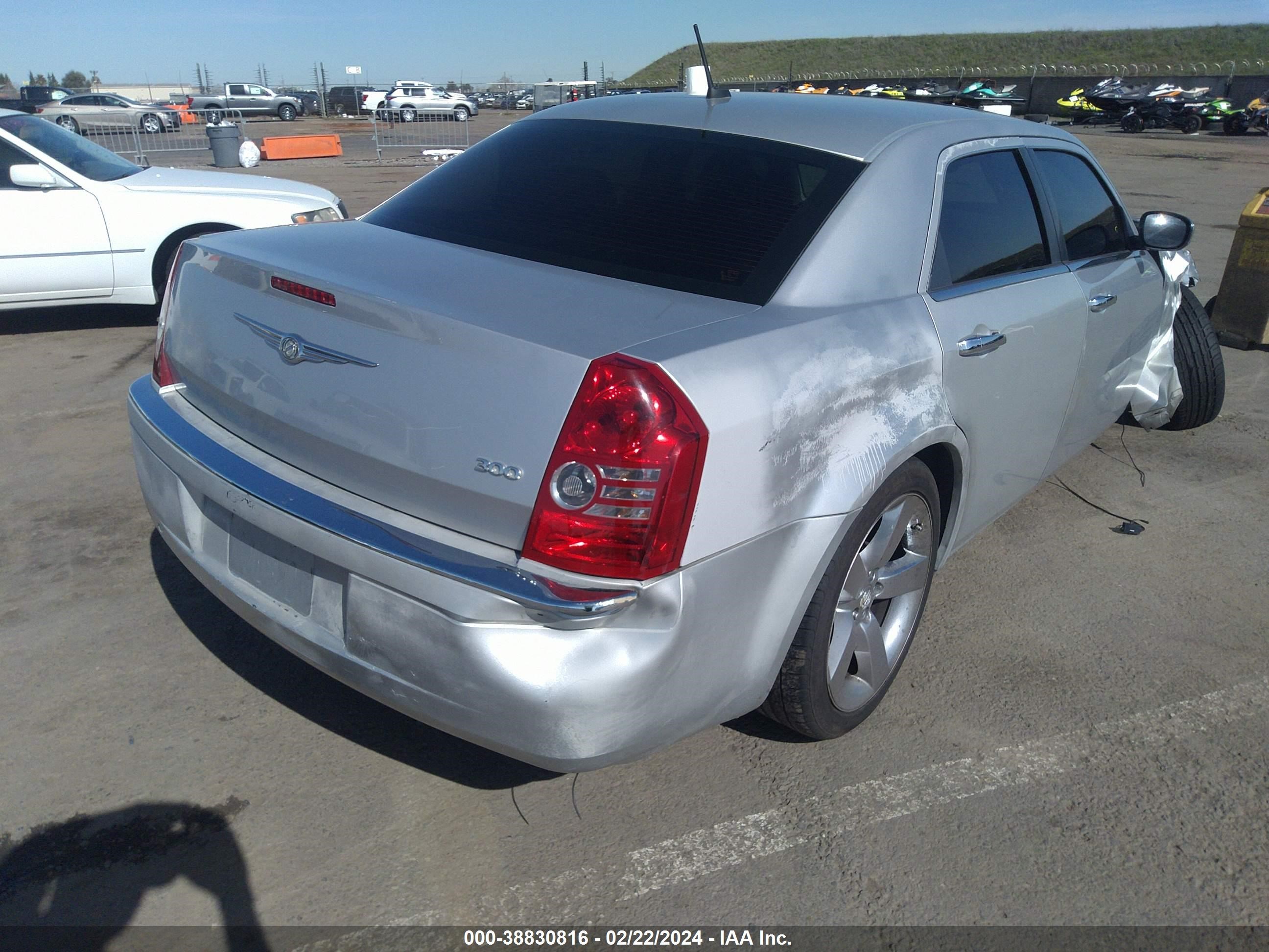 Photo 13 VIN: 2C3KA53G38H320050 - CHRYSLER 300 