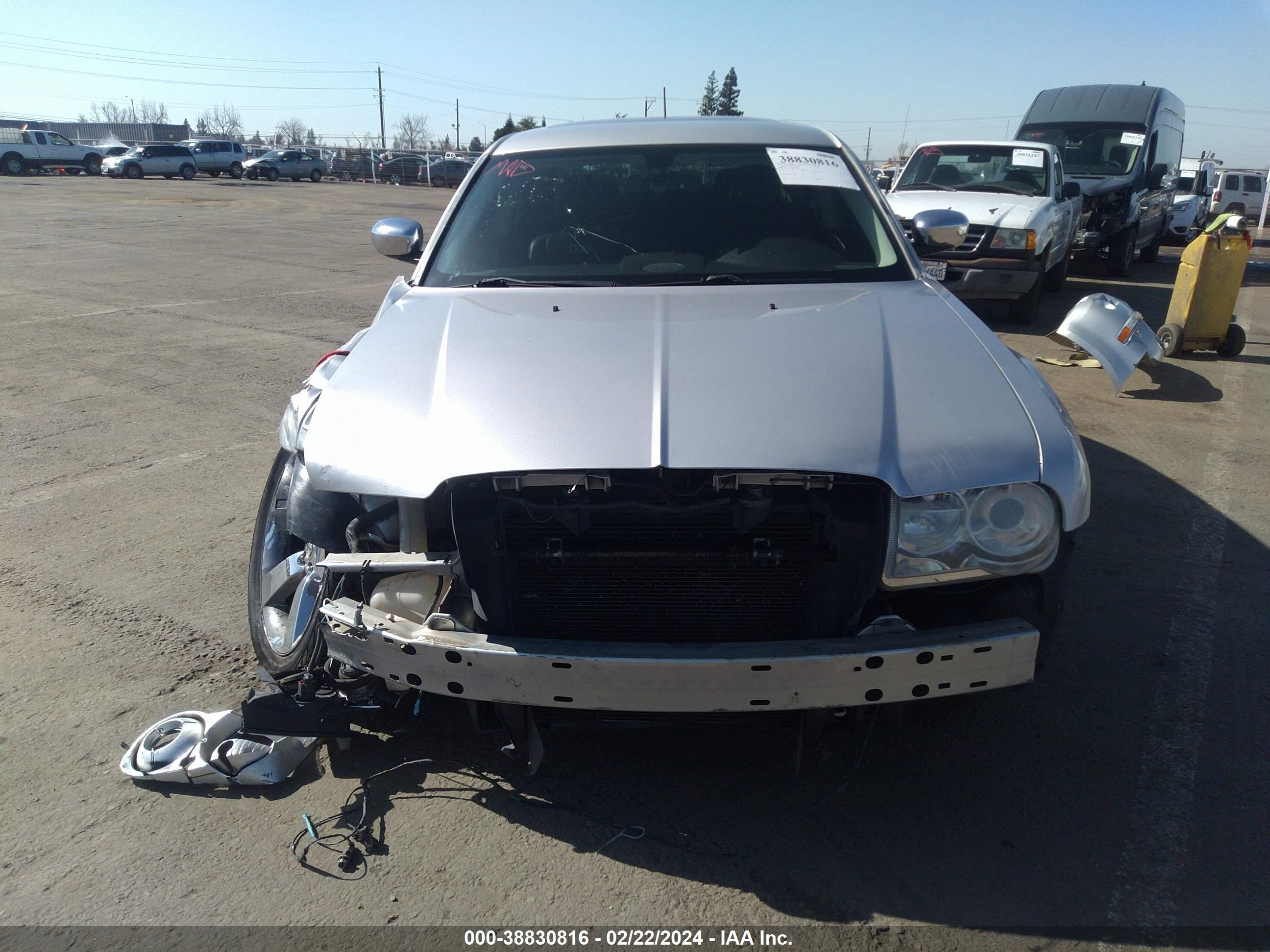 Photo 5 VIN: 2C3KA53G38H320050 - CHRYSLER 300 