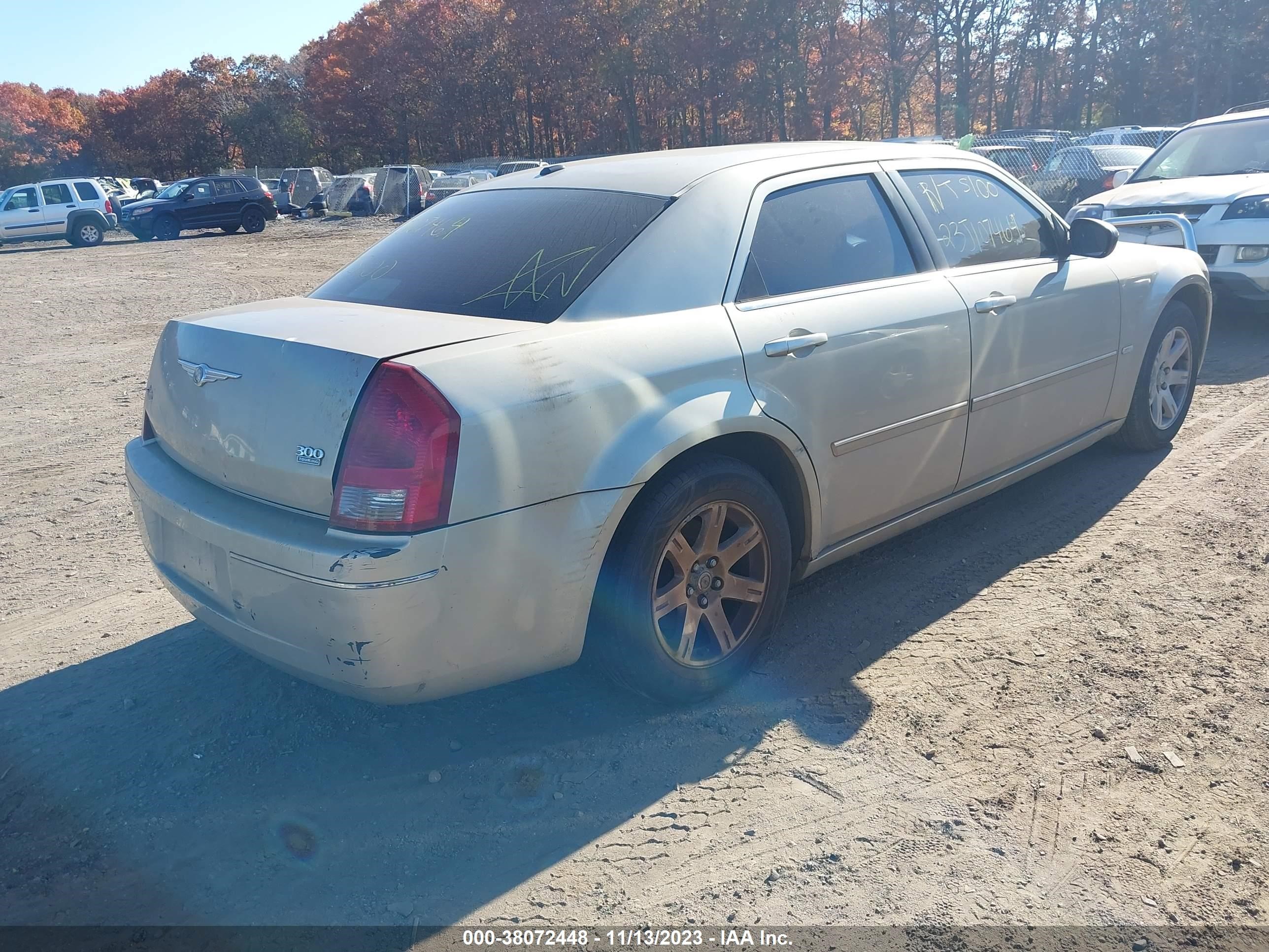 Photo 3 VIN: 2C3KA53G46H350753 - CHRYSLER 300 