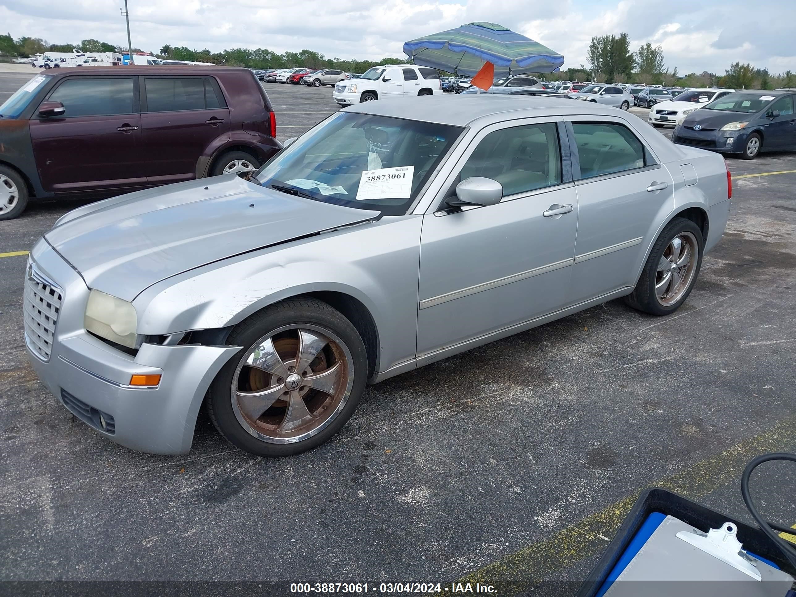 Photo 1 VIN: 2C3KA53G47H613387 - CHRYSLER 300 