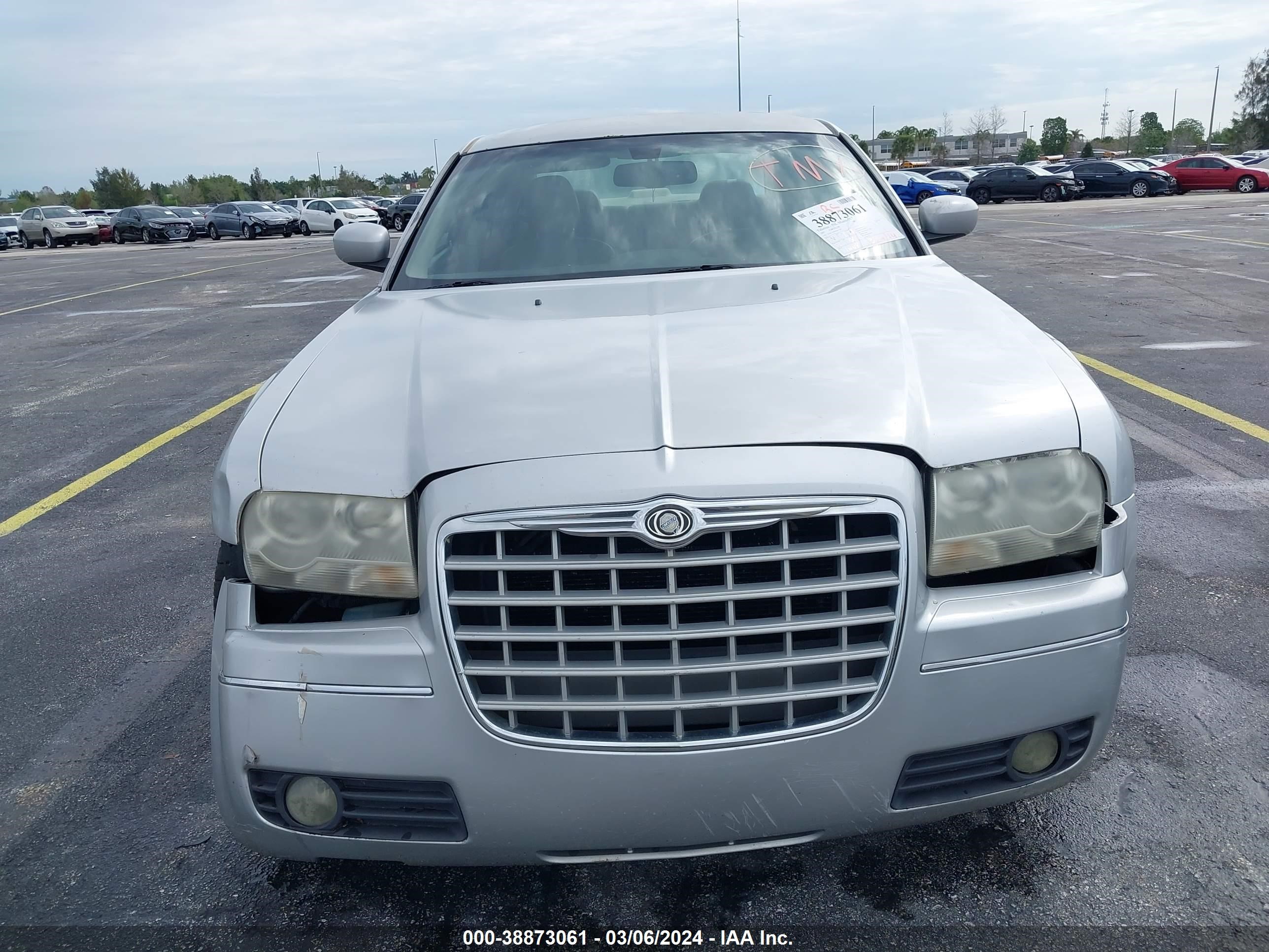 Photo 5 VIN: 2C3KA53G47H613387 - CHRYSLER 300 