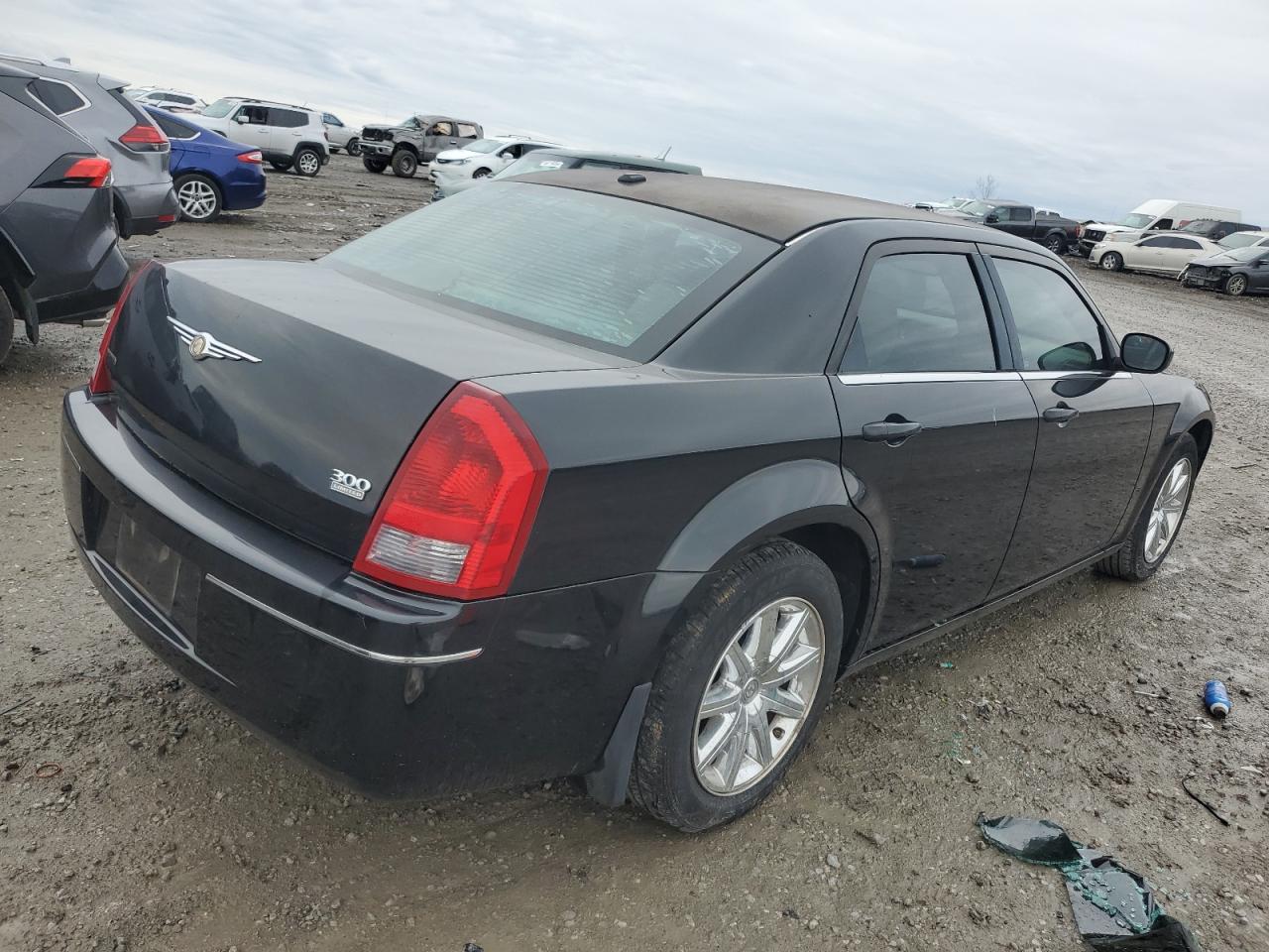 Photo 2 VIN: 2C3KA53G47H635129 - CHRYSLER 300 