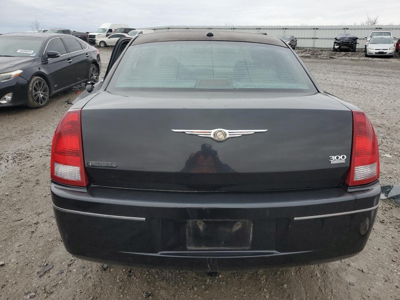 Photo 5 VIN: 2C3KA53G47H635129 - CHRYSLER 300 