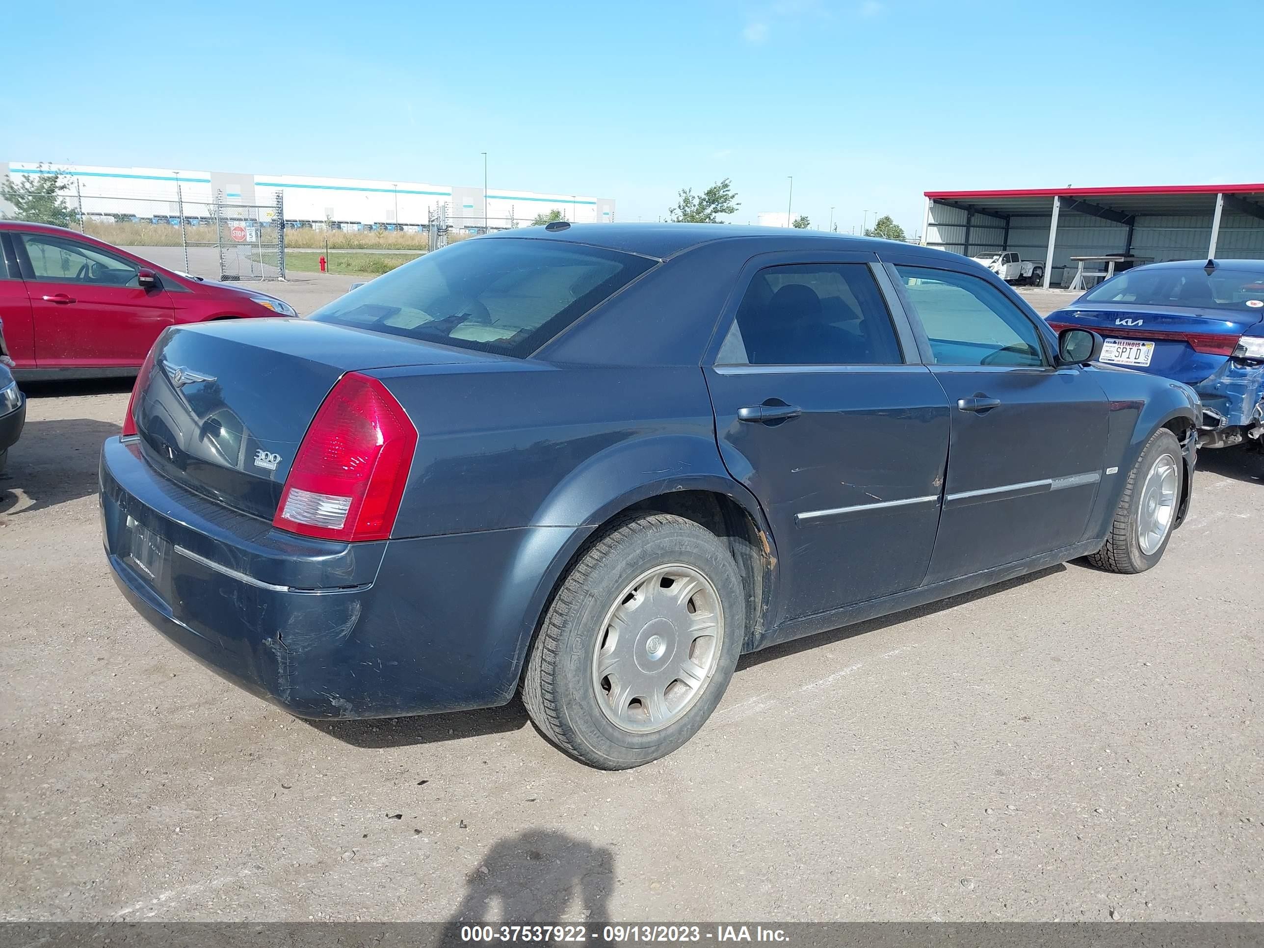 Photo 4 VIN: 2C3KA53G47H697288 - CHRYSLER 300 