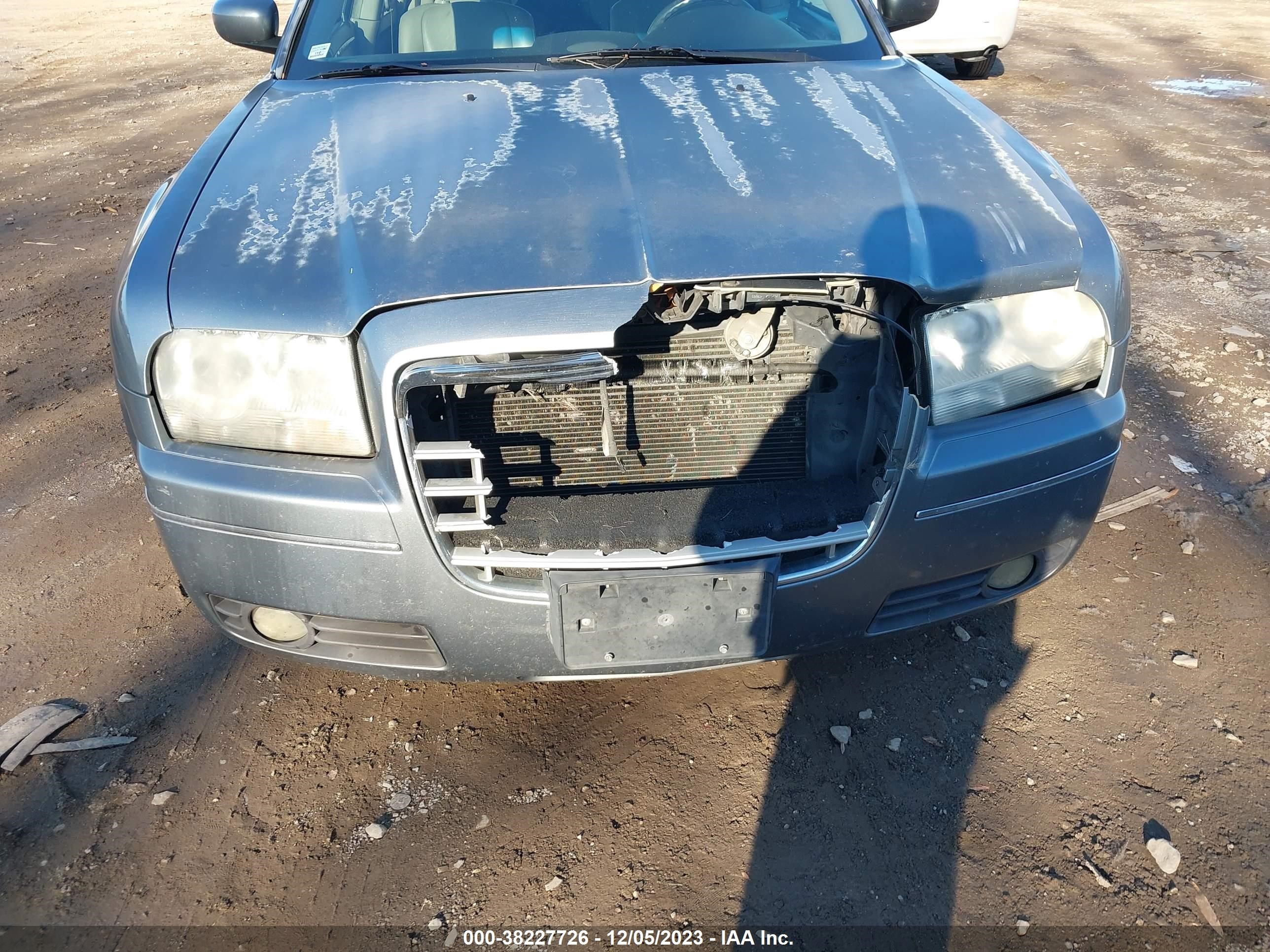 Photo 5 VIN: 2C3KA53G47H798704 - CHRYSLER 300 