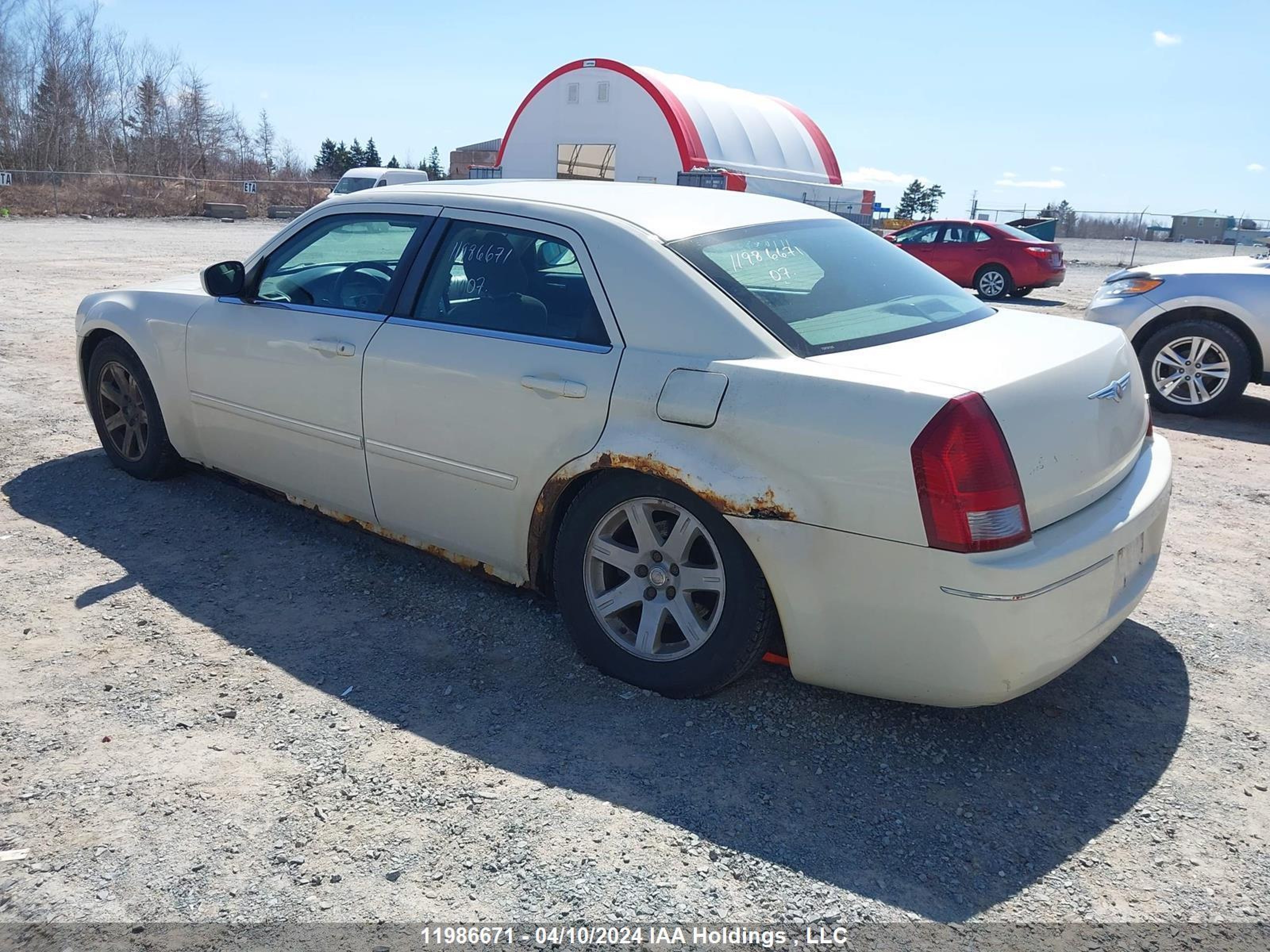 Photo 2 VIN: 2C3KA53G47H812357 - CHRYSLER 300 