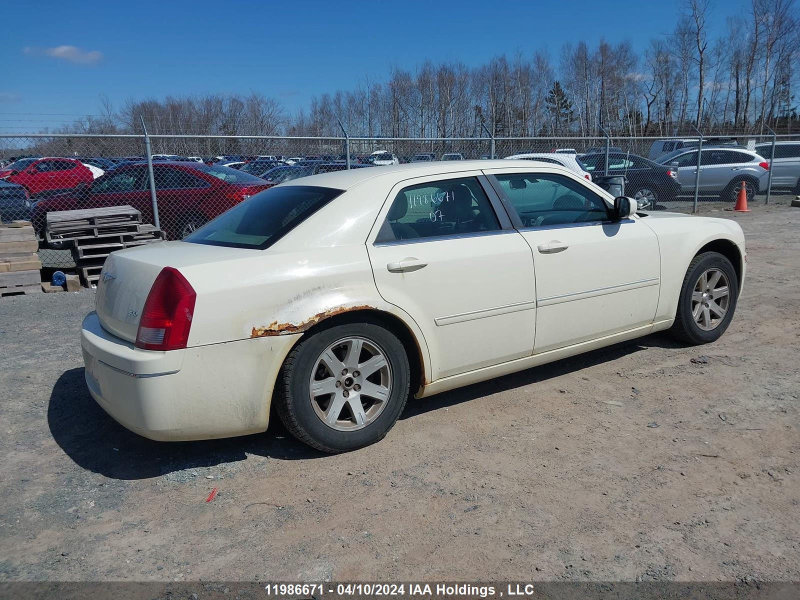 Photo 3 VIN: 2C3KA53G47H812357 - CHRYSLER 300 