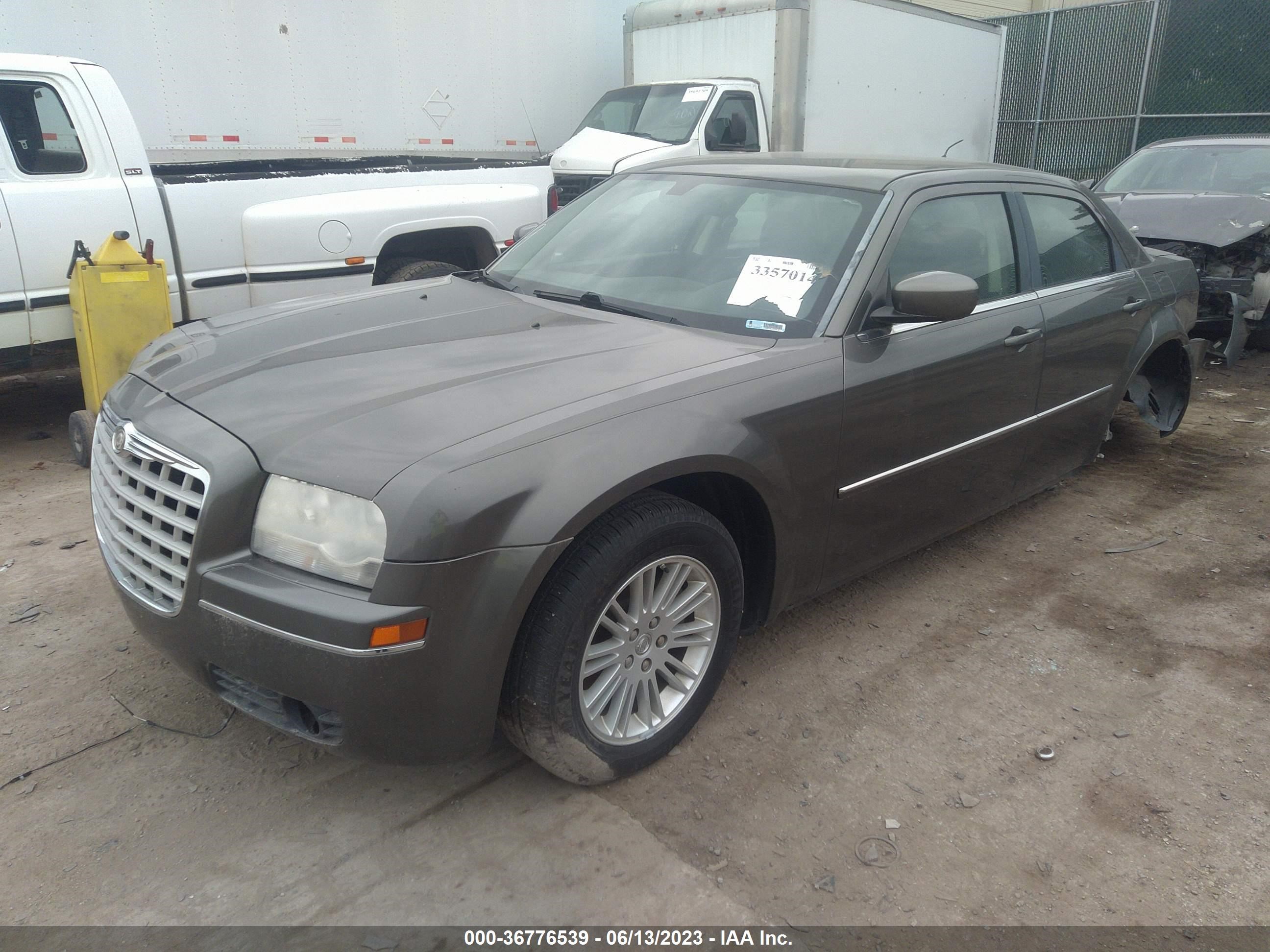 Photo 1 VIN: 2C3KA53G48H257816 - CHRYSLER 300 