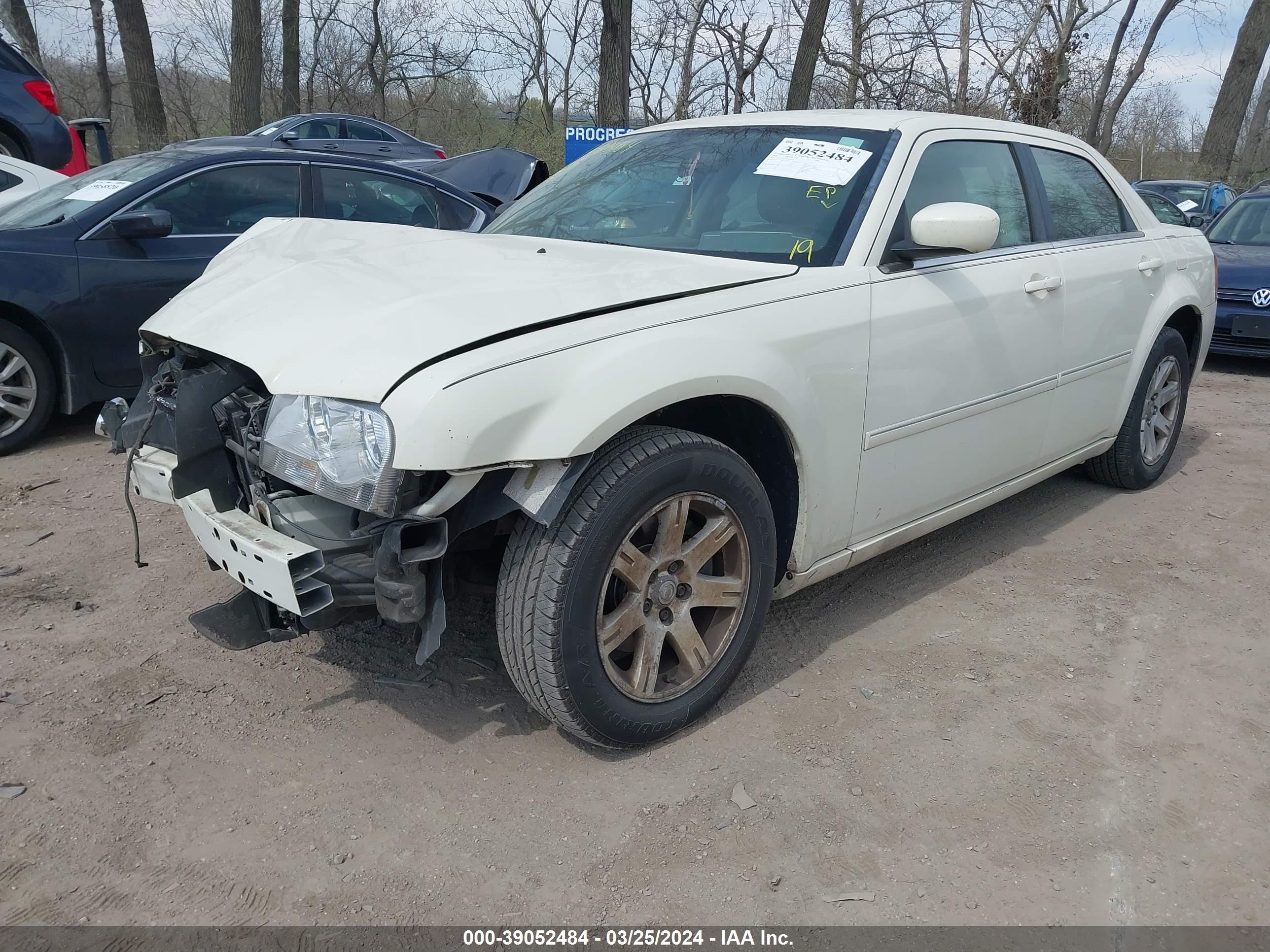 Photo 11 VIN: 2C3KA53G56H228399 - CHRYSLER 300 