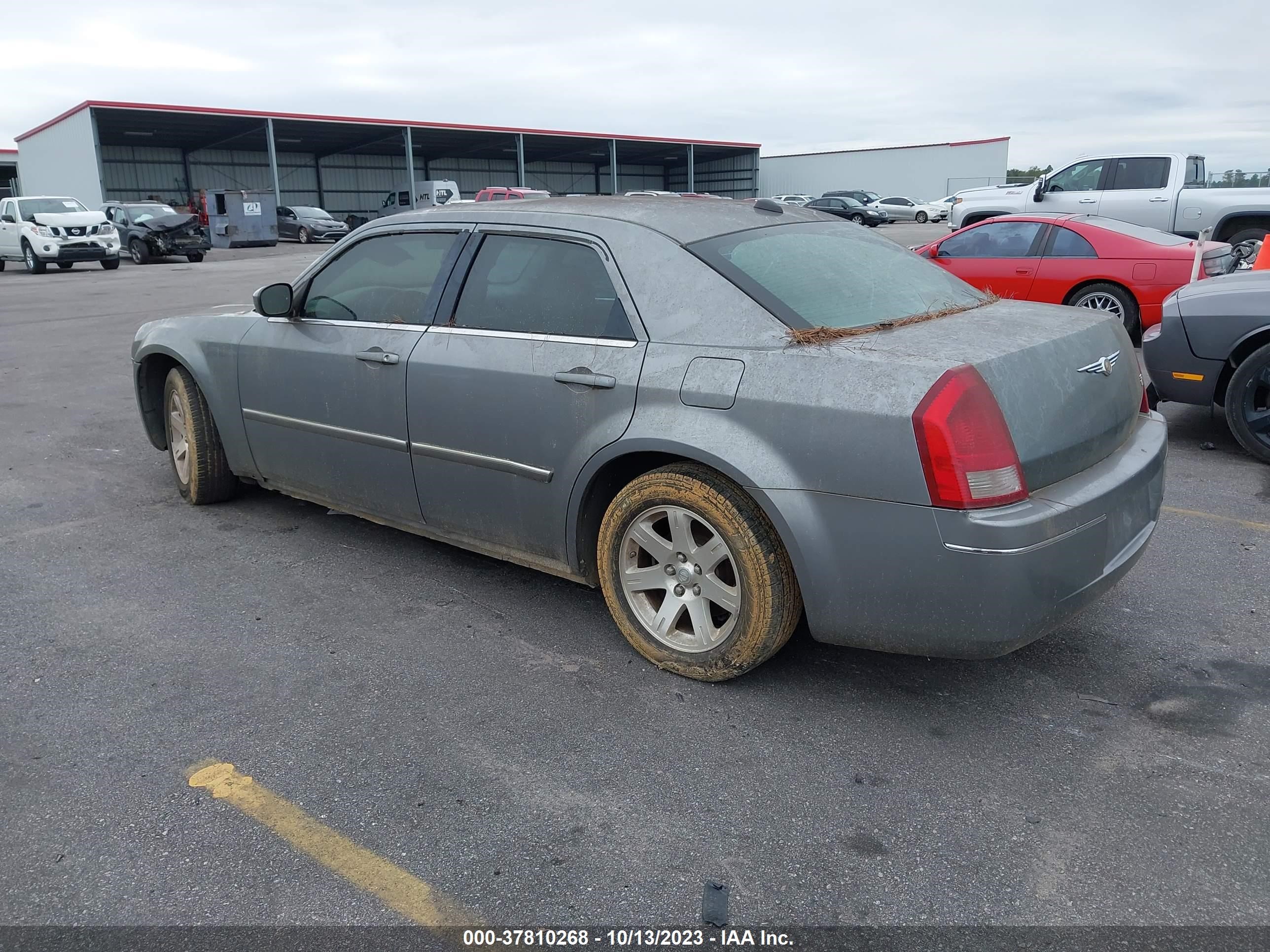 Photo 2 VIN: 2C3KA53G56H228967 - CHRYSLER 300 