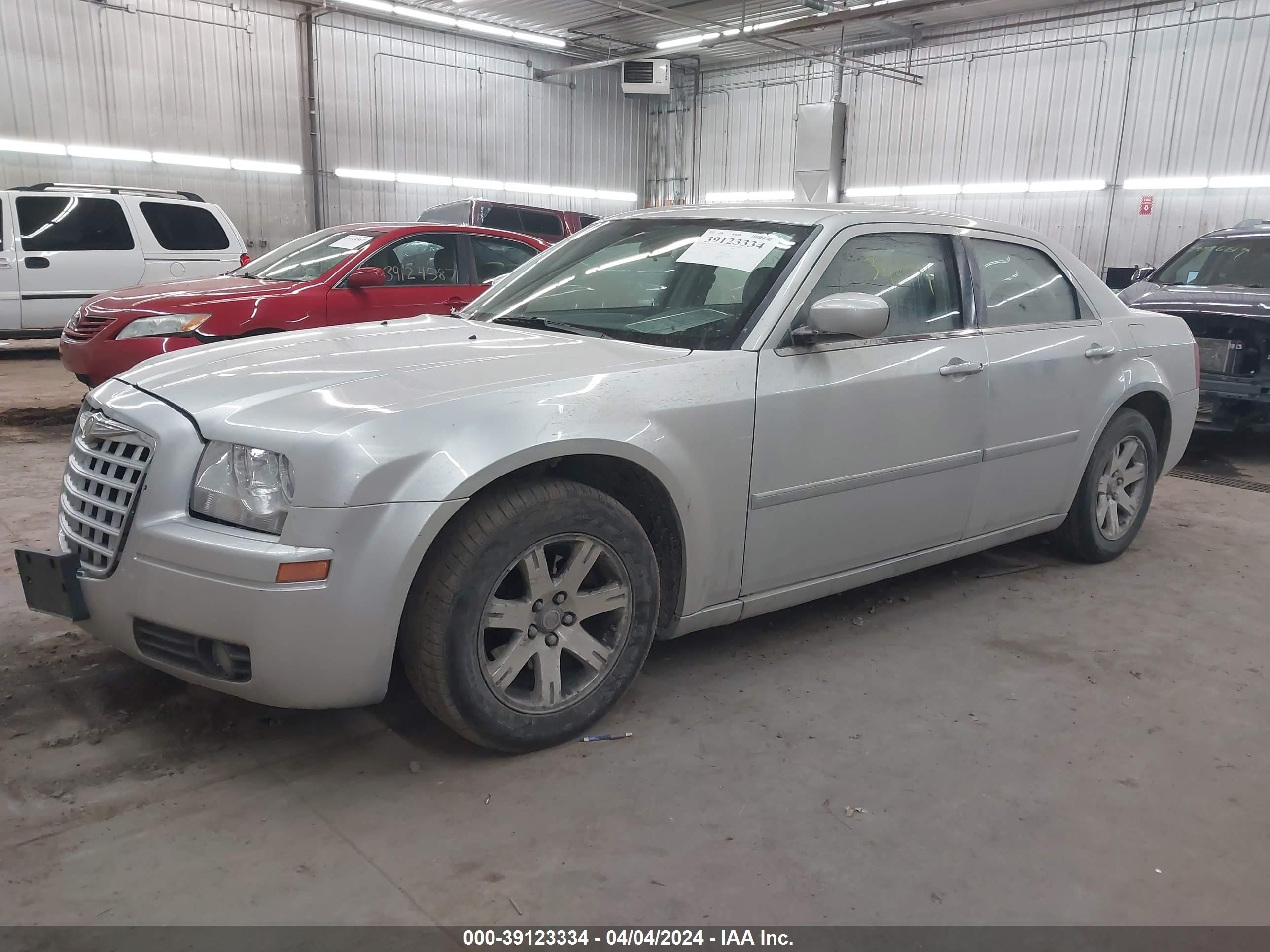 Photo 1 VIN: 2C3KA53G56H401872 - CHRYSLER 300 