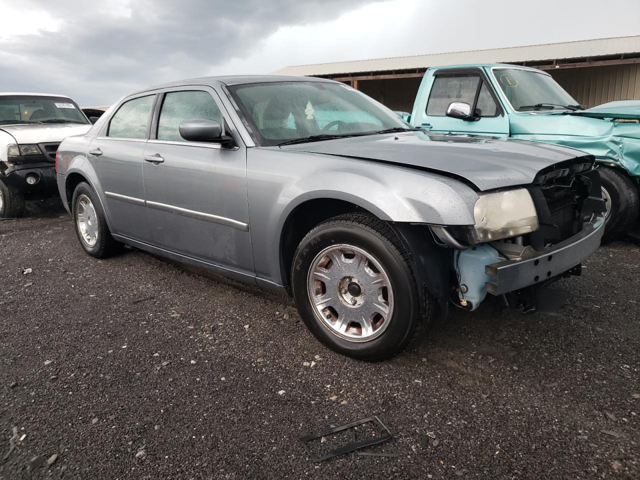 Photo 3 VIN: 2C3KA53G56H467404 - CHRYSLER 300 