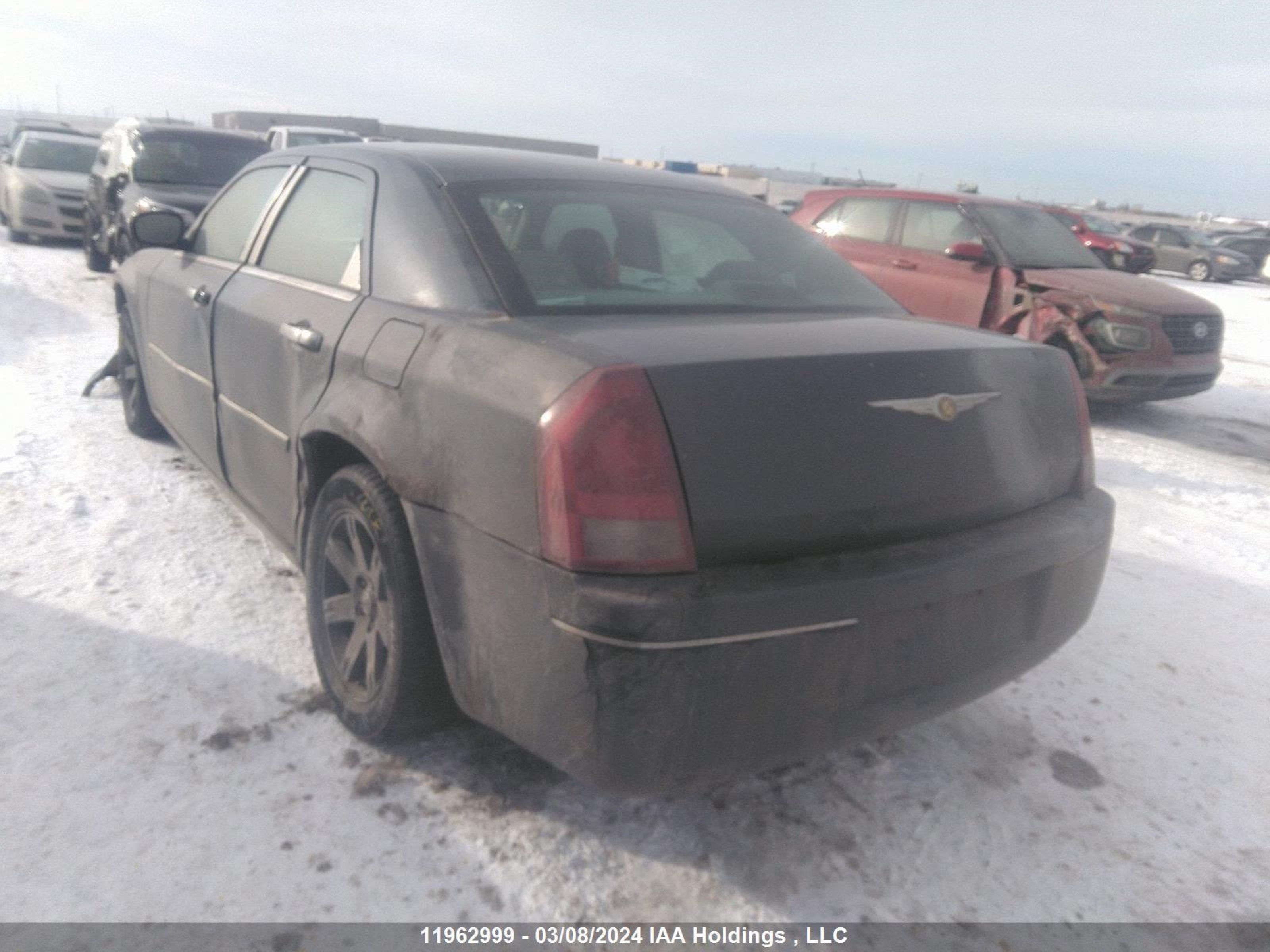 Photo 2 VIN: 2C3KA53G57H825165 - CHRYSLER 300 