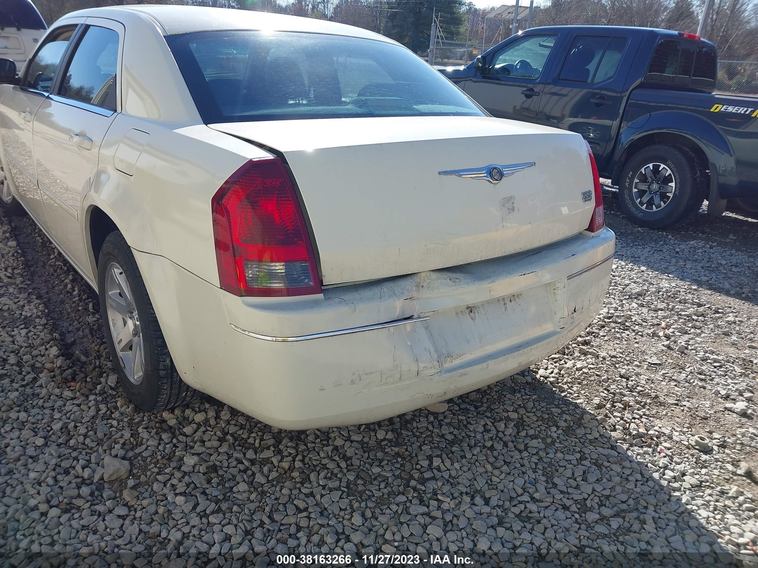 Photo 5 VIN: 2C3KA53G57H892106 - CHRYSLER 300 