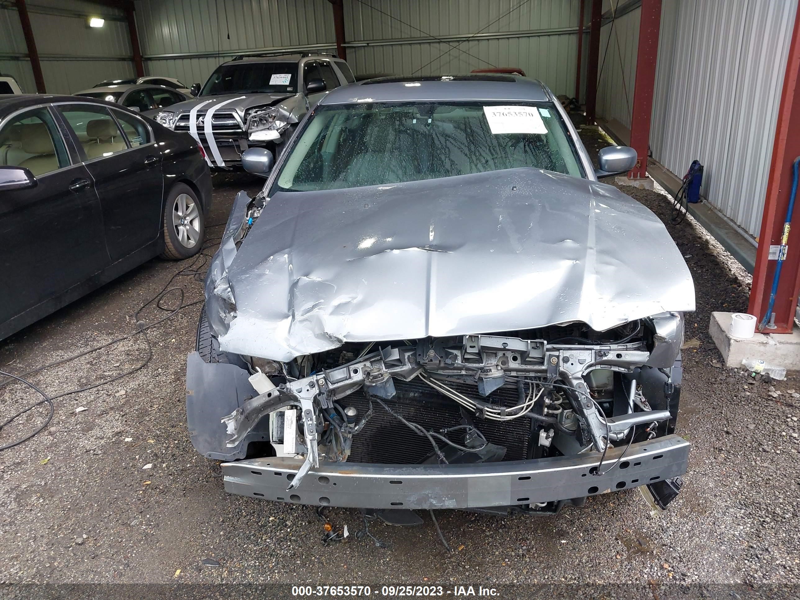 Photo 11 VIN: 2C3KA53G66H146875 - CHRYSLER 300 