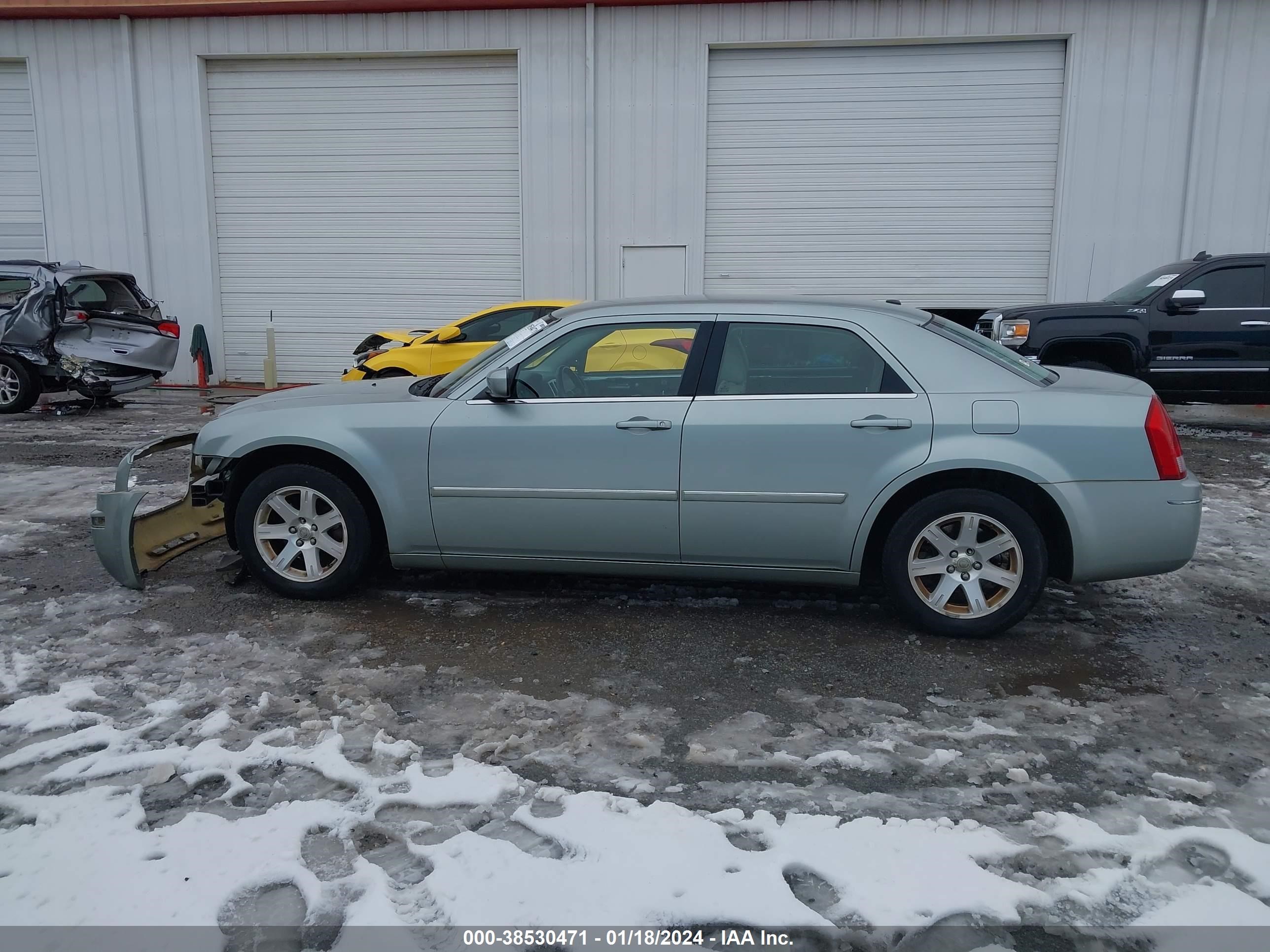 Photo 13 VIN: 2C3KA53G66H438428 - CHRYSLER 300 