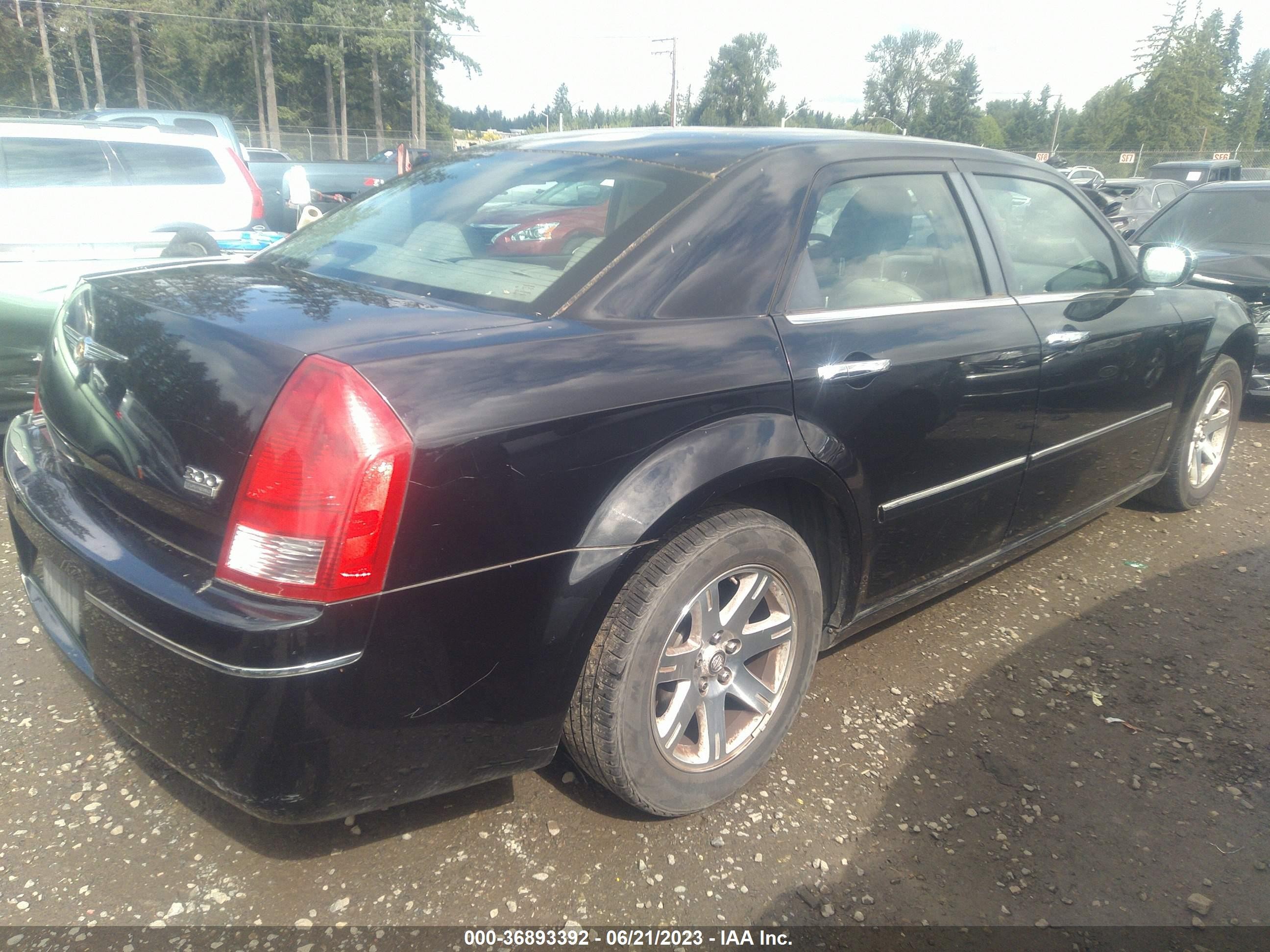 Photo 3 VIN: 2C3KA53G67H849197 - CHRYSLER 300 